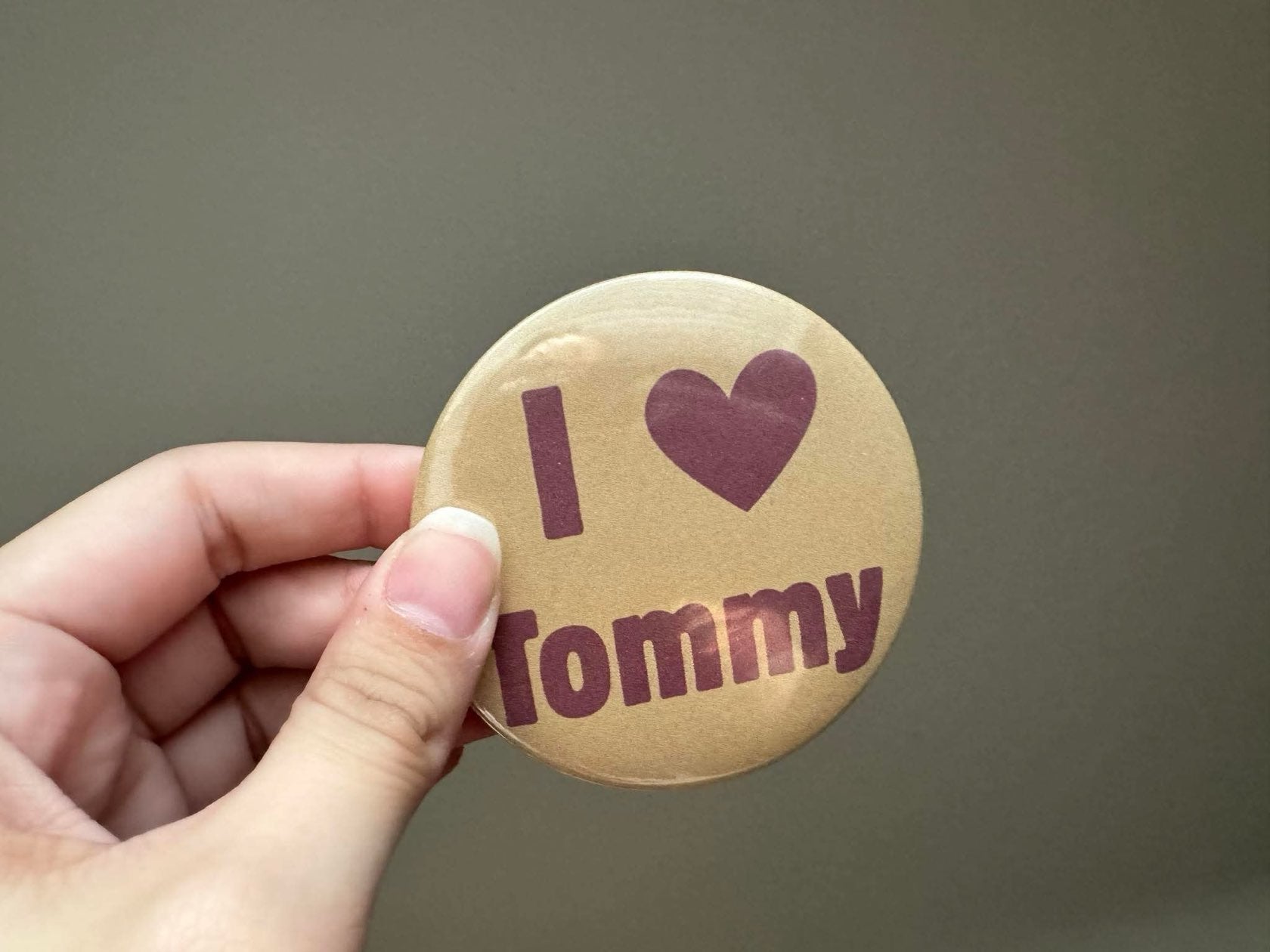 I Heart Tommy Pin - The Pink Pineapple 850