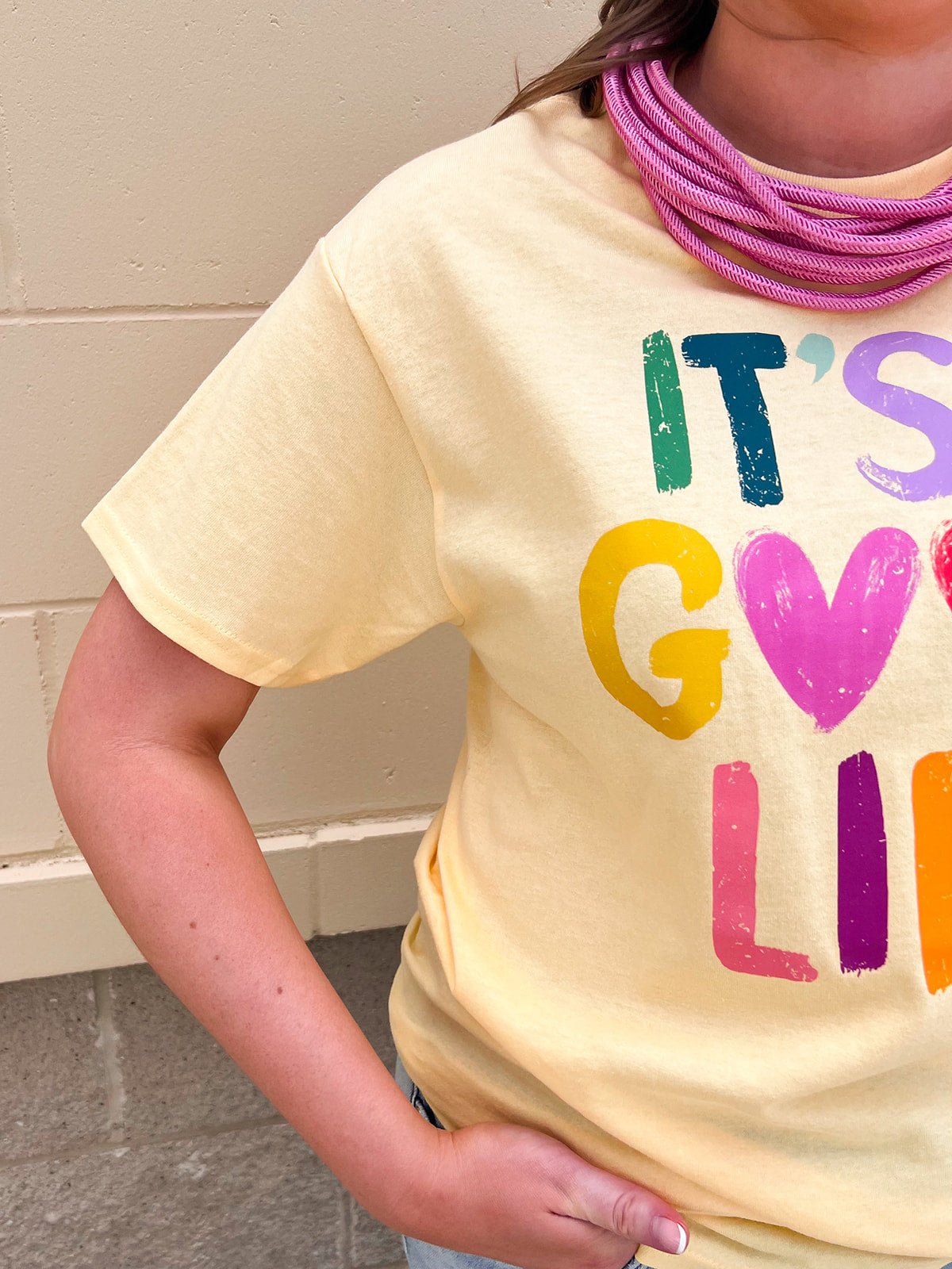 It’s A Good Life Graphic Tee - The Pink Pineapple 850