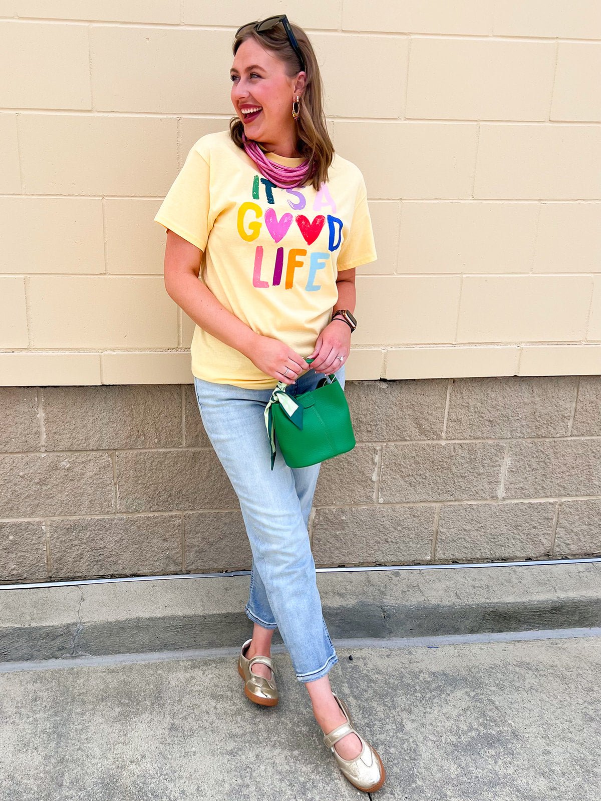 It’s A Good Life Graphic Tee - The Pink Pineapple 850