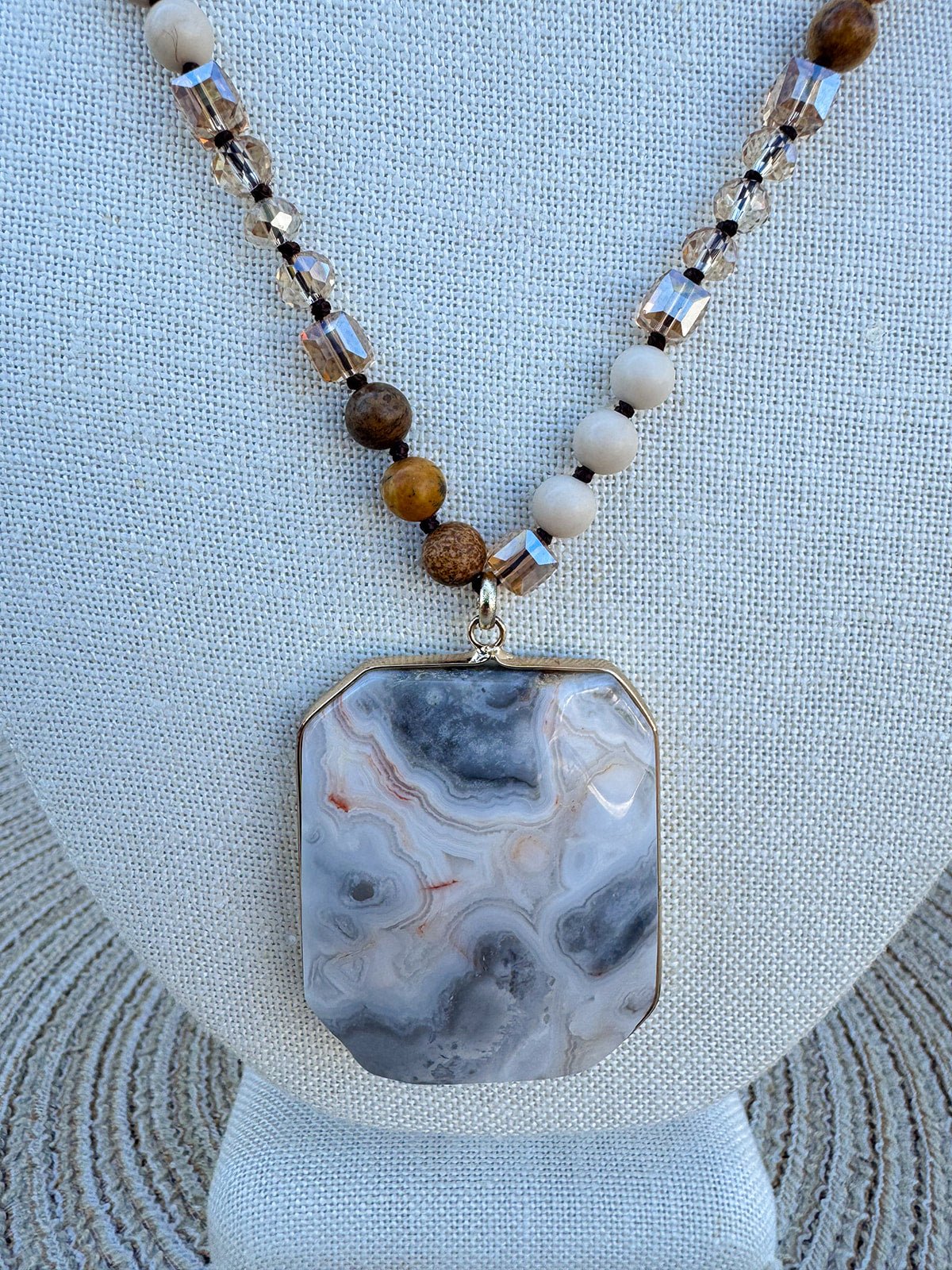 Jenna Natural Stone Necklace in Tan - The Pink Pineapple 850