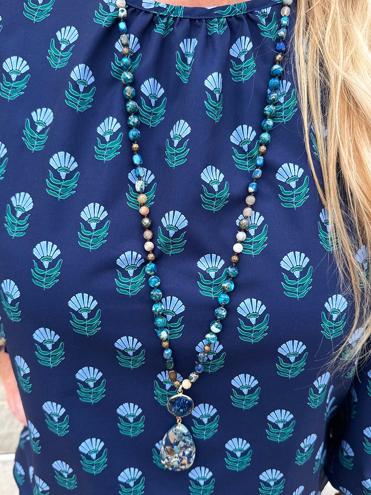 Joy Stone Necklace in Blue - The Pink Pineapple 850