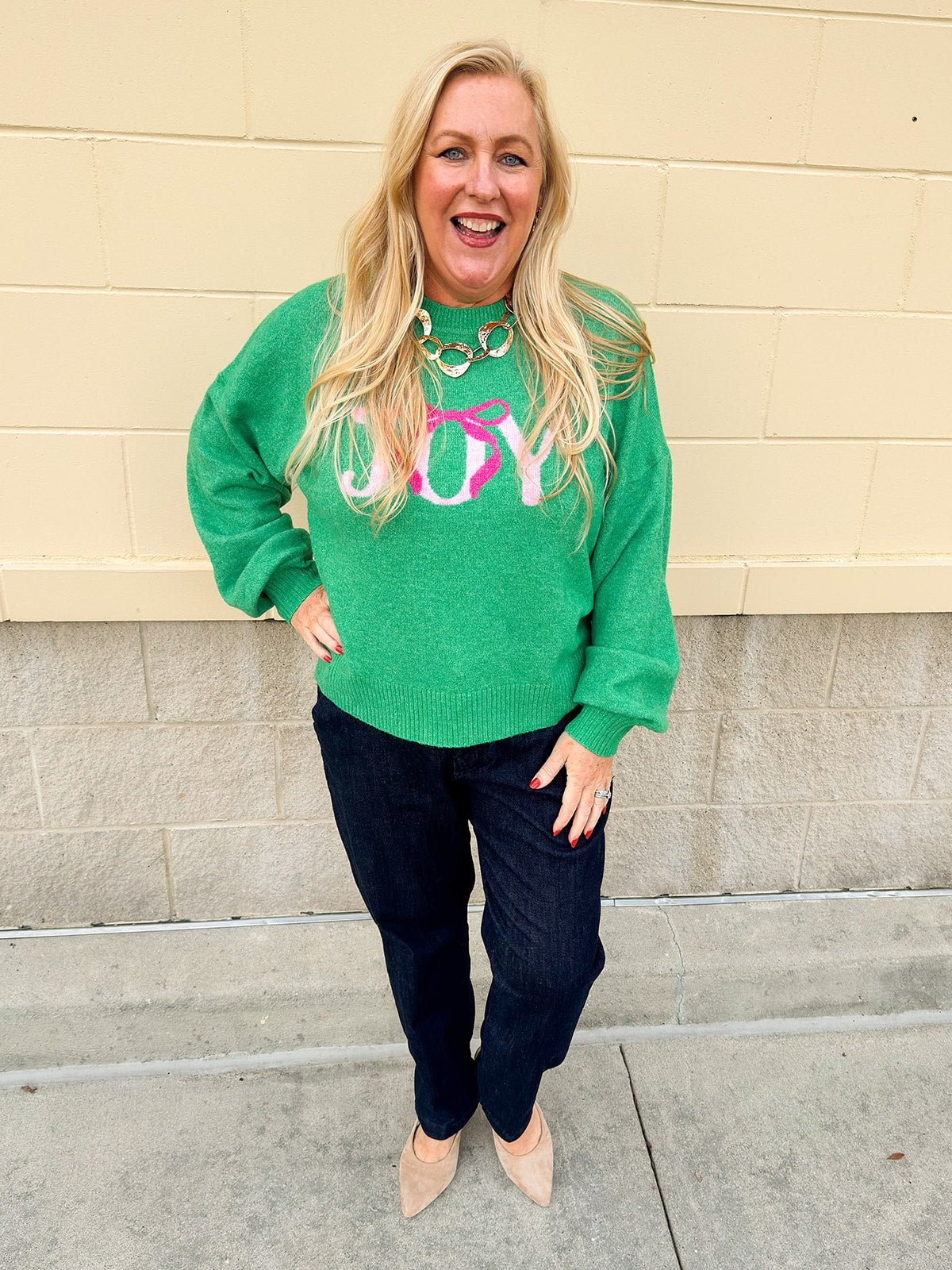 Joyful Bow Holiday Sweatshirt - The Pink Pineapple 850