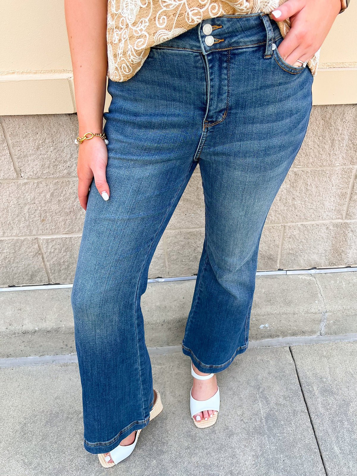 [Judy Blue] Bella High Waisted Petite Flare Tummy Control Jeans - The Pink Pineapple 850