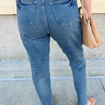 [Judy Blue] The Ella Mid Rise Vintage Wash Boyfriend Jeans - The Pink Pineapple 850