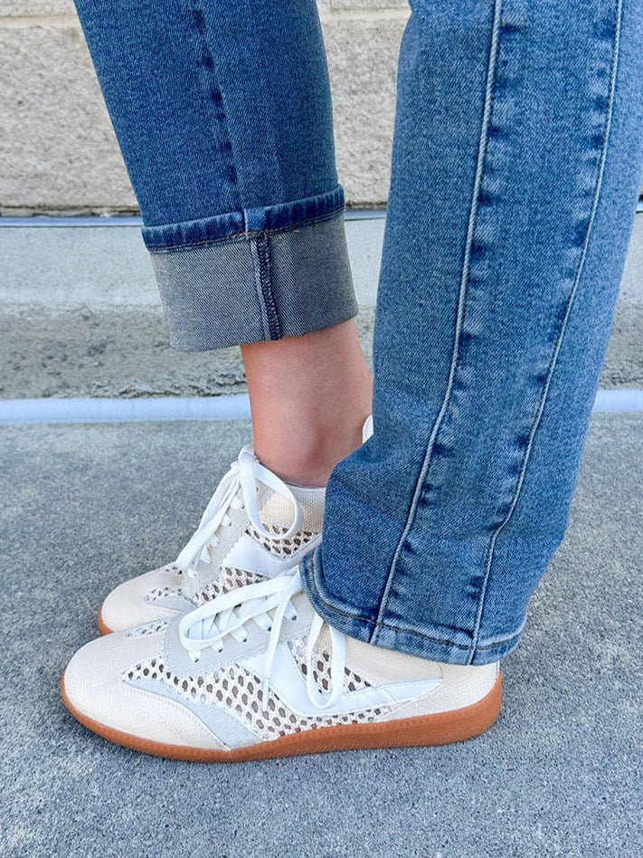 [Judy Blue] The Ella Mid Rise Vintage Wash Boyfriend Jeans - The Pink Pineapple 850