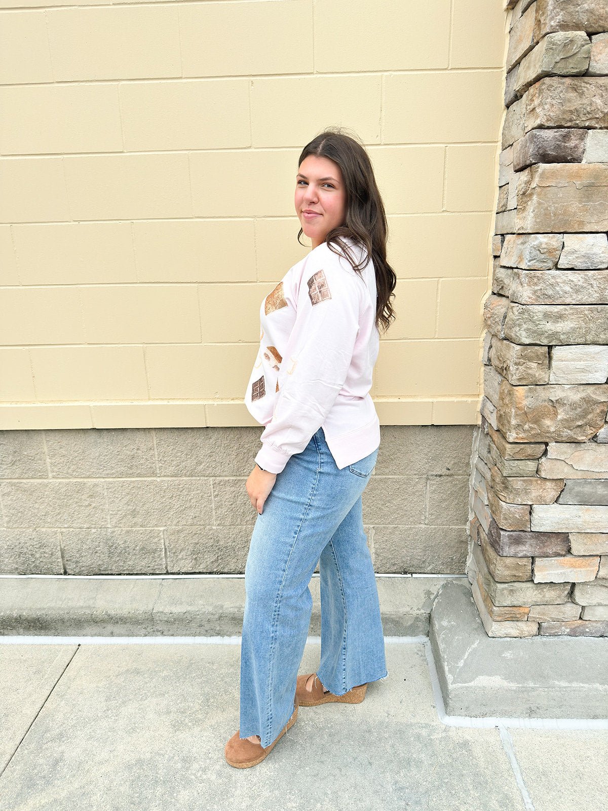 Katie Smores Sweatshirt - The Pink Pineapple 850