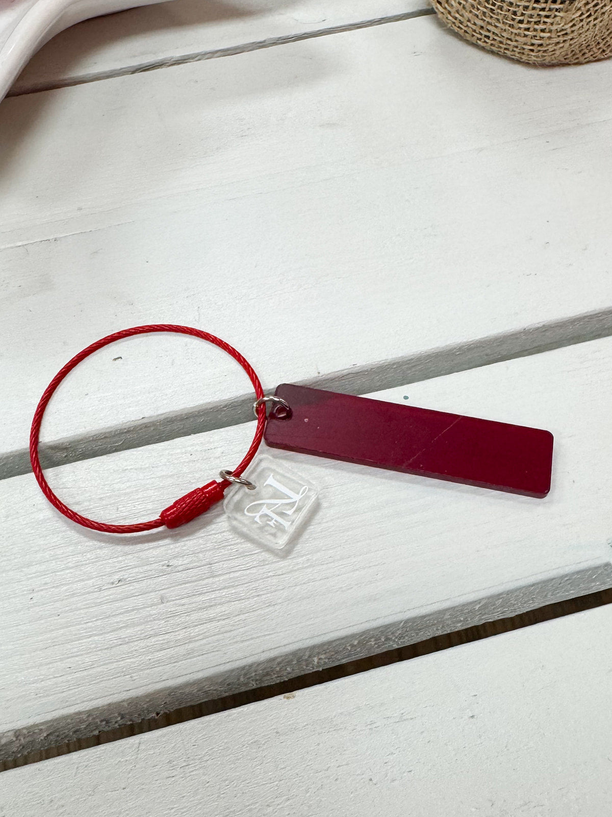 [La Fete Needlepoint] Work in Progress Thread Ring in Red - The Pink Pineapple 850