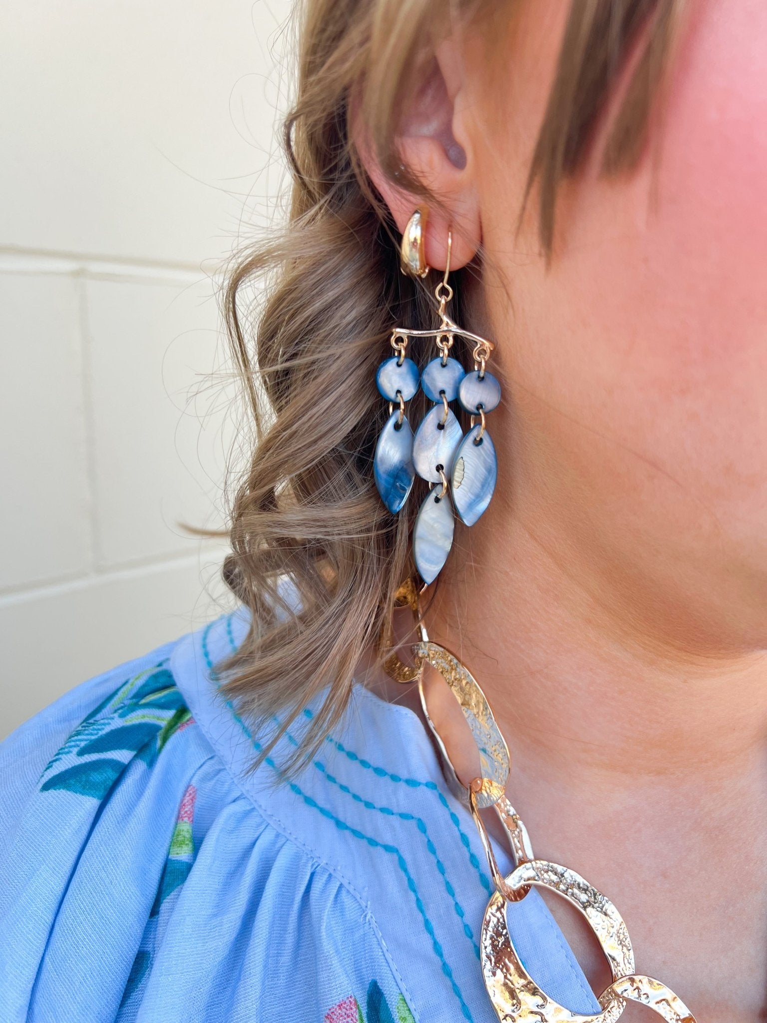 Lagoon Leaf Dangle Earrings - The Pink Pineapple 850