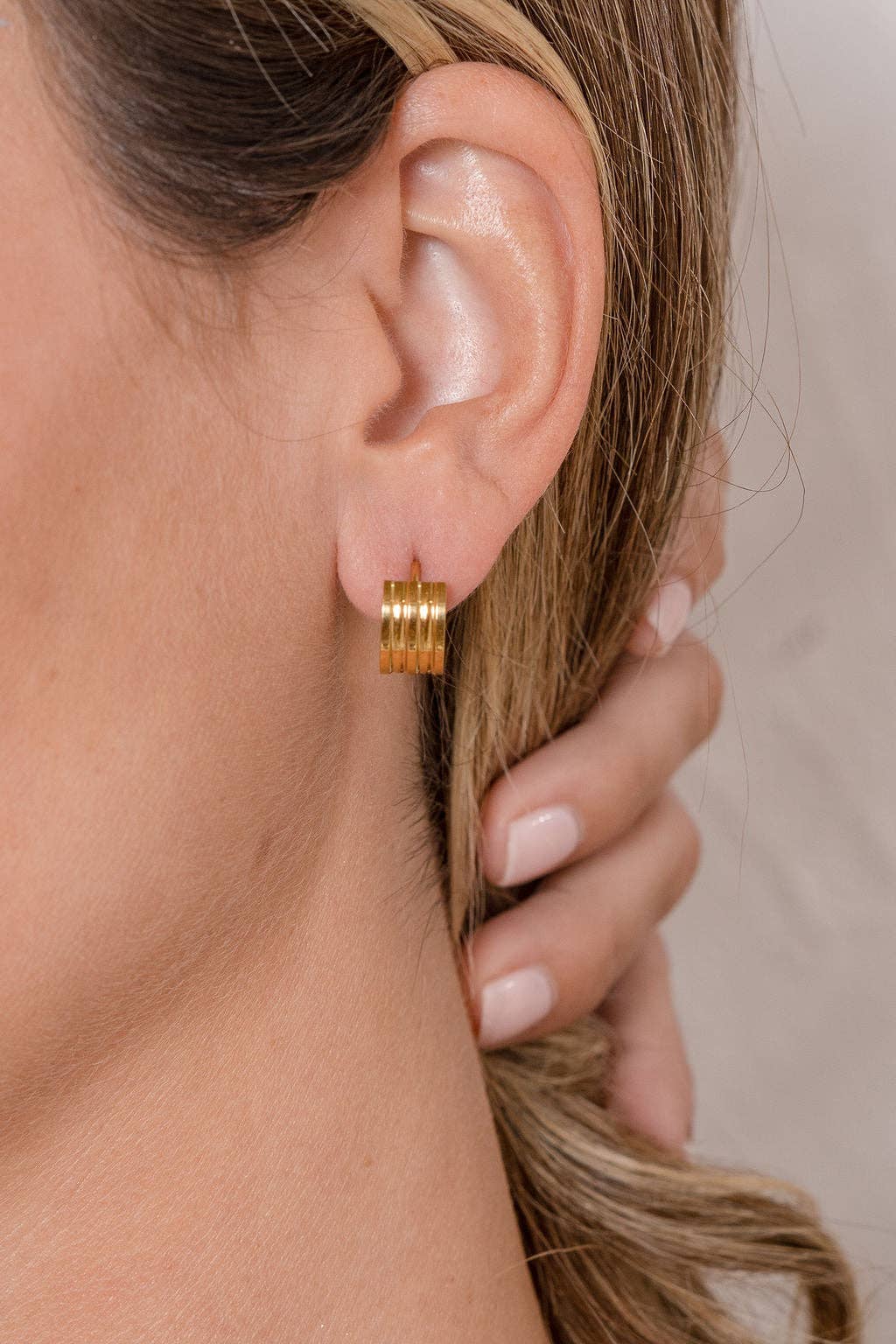 Line Huggies - The Pink Pineapple 850