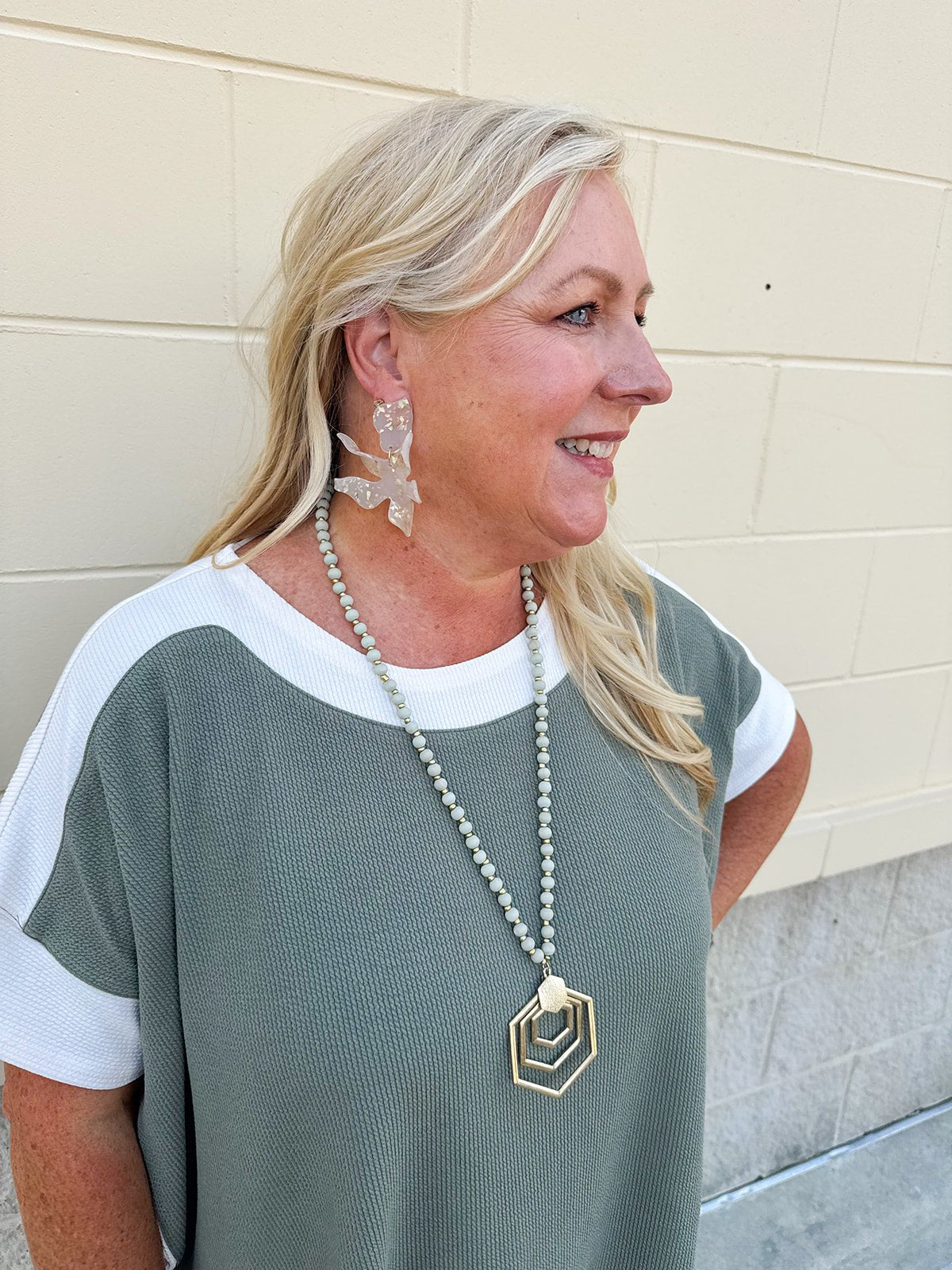 [LINNY CO] Flora Gold Confetti Earrings - The Pink Pineapple 850