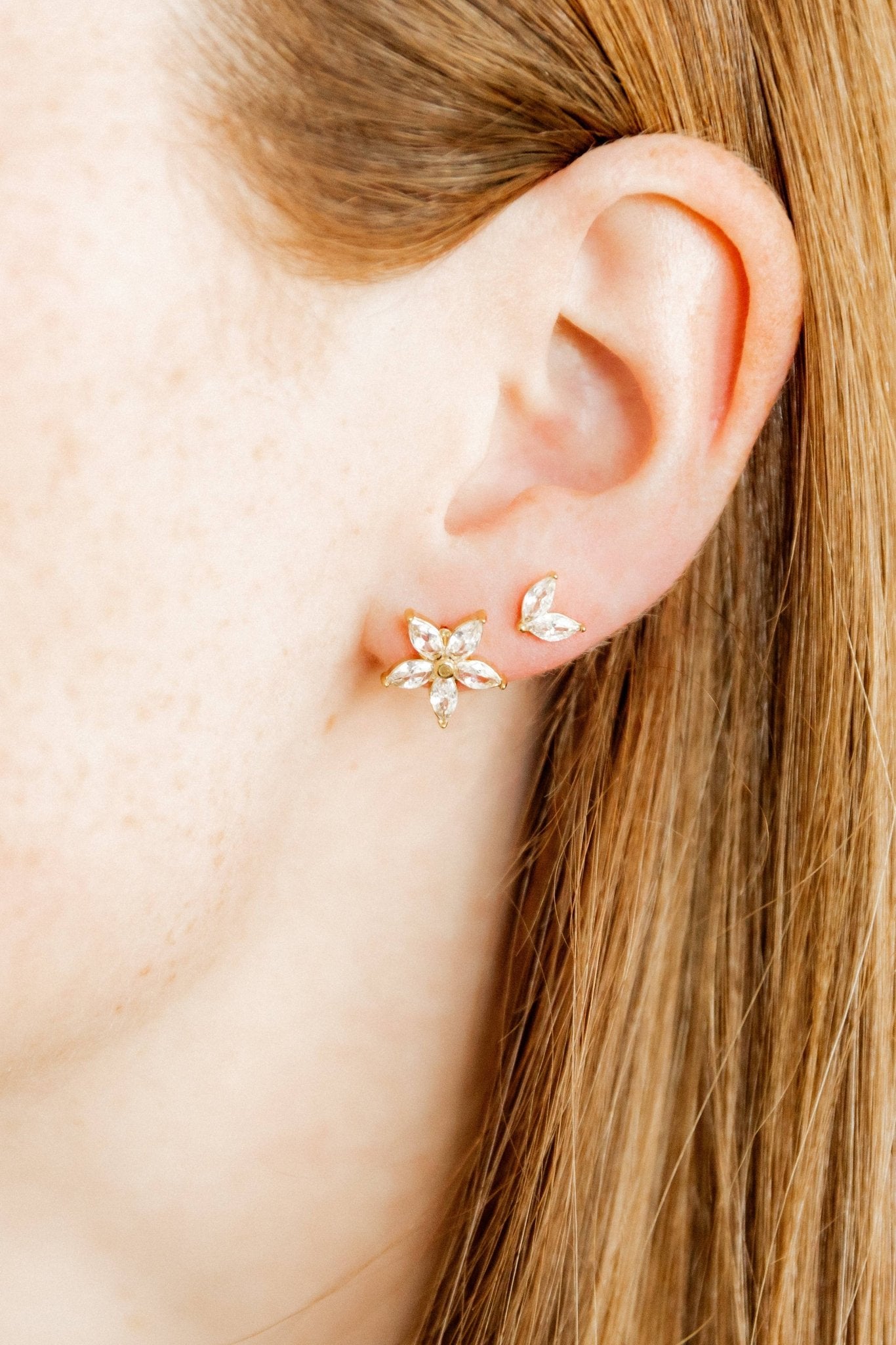 [Linny Co] Screwback Stud Earrings - Lily - The Pink Pineapple 850