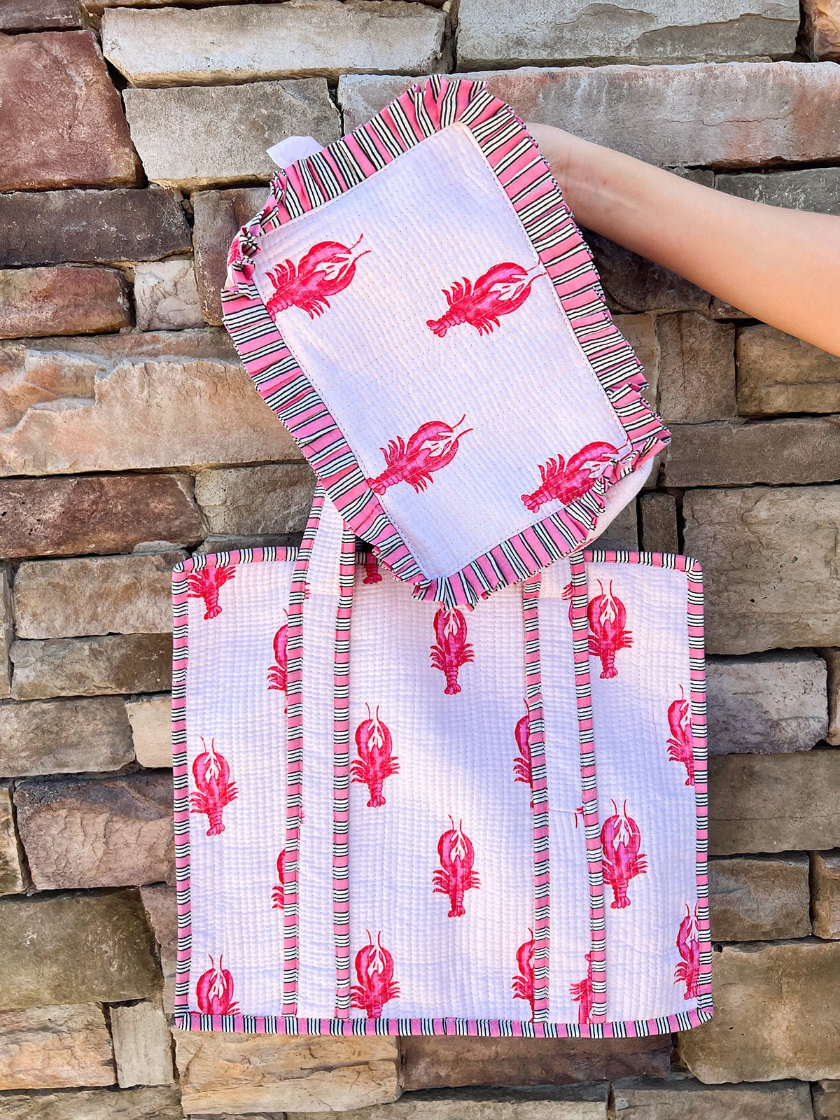 Lobster Love Ruffle Cosmetic Bag - The Pink Pineapple 850