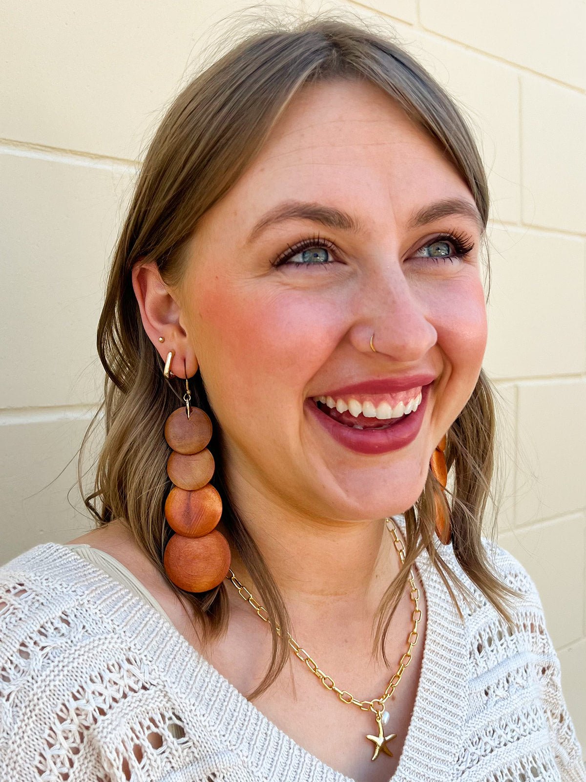Macie Wooden Disk Earrings - The Pink Pineapple 850