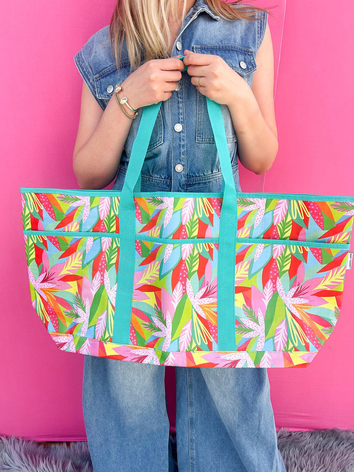 Mary Square Utility Tote Get Tropical - The Pink Pineapple 850