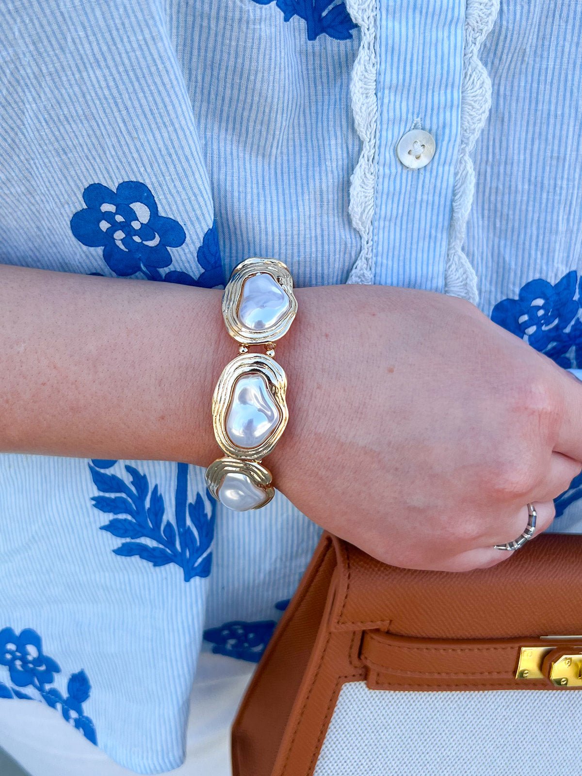 Metal Vintage Frame Pearl Stretch Bracelet - The Pink Pineapple 850