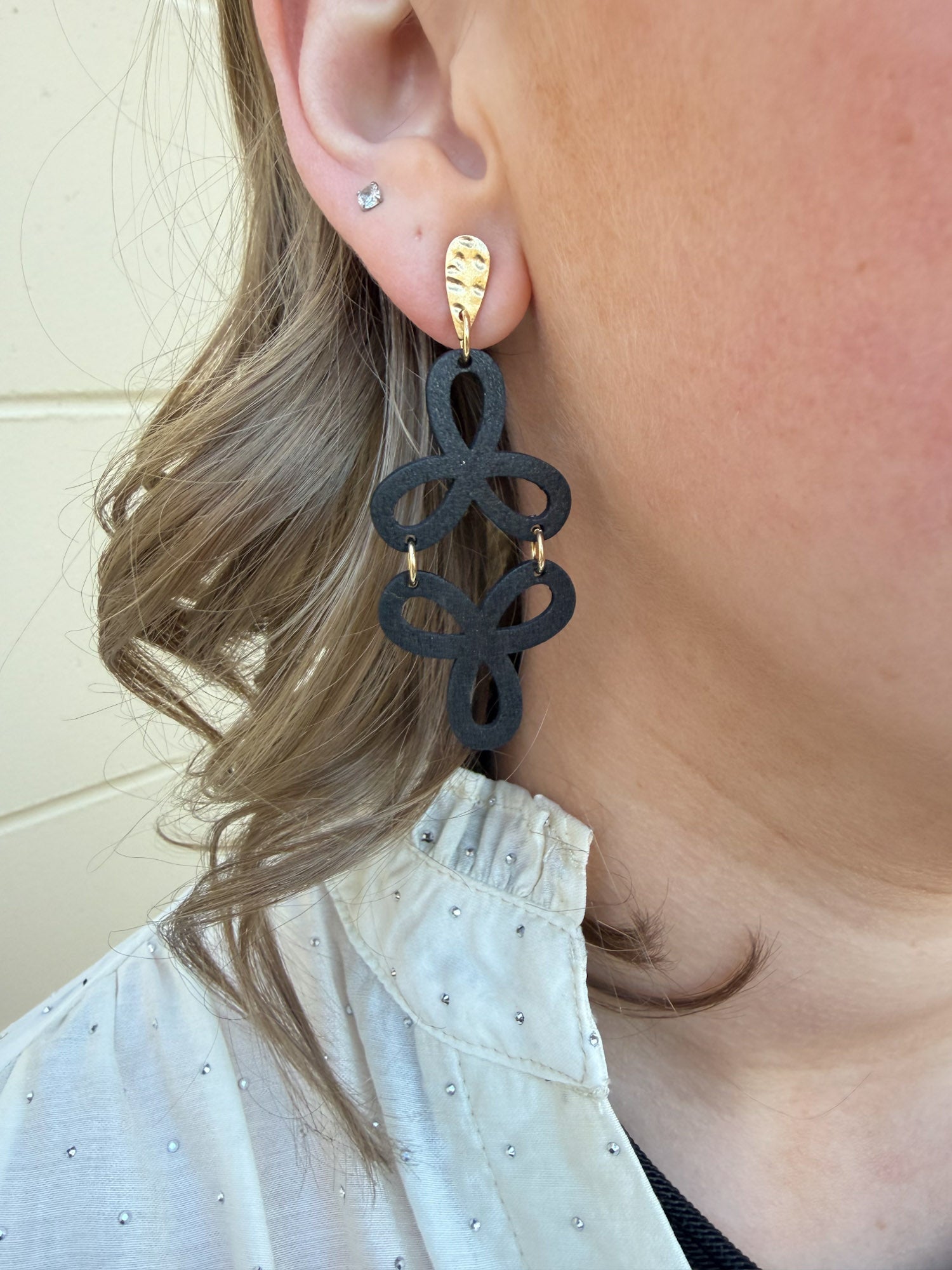 Midnight Bloom Drop Earrings - The Pink Pineapple 850