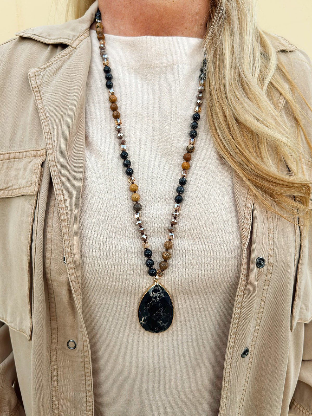 Midnight Mirage Stone Necklace - The Pink Pineapple 850