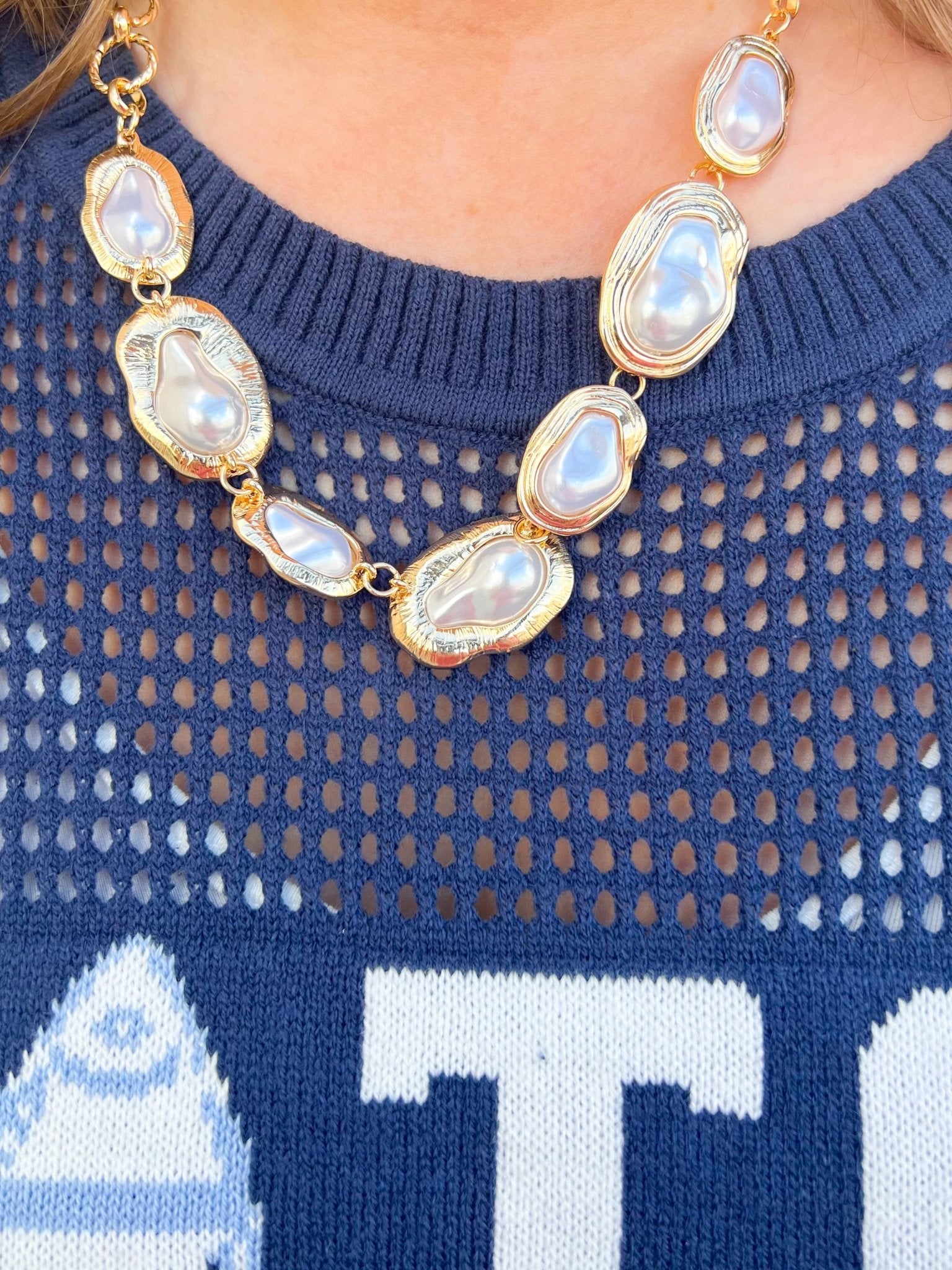 Modern Muse Pearl Frame Necklace - The Pink Pineapple 850