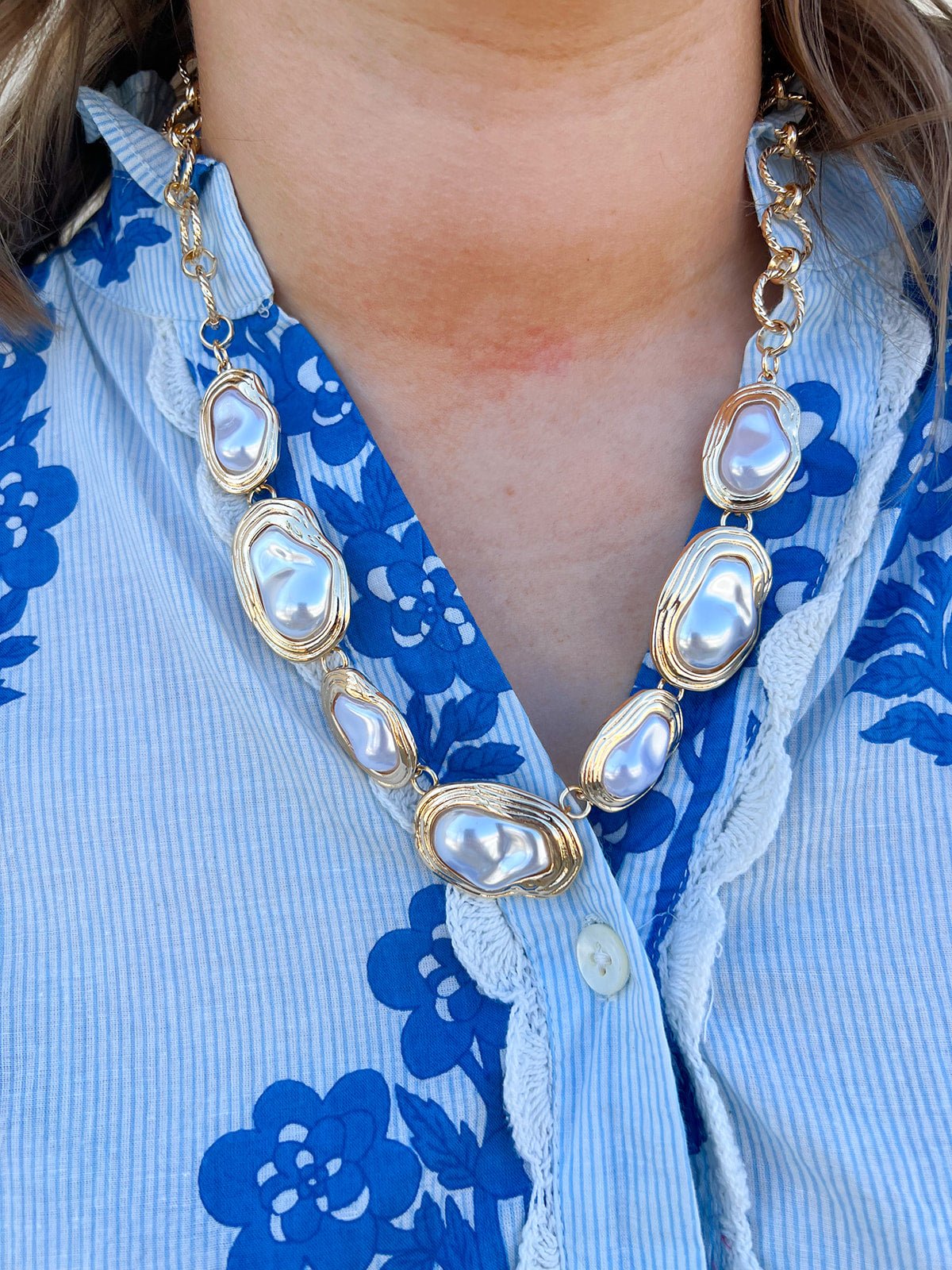 Modern Muse Pearl Frame Necklace - The Pink Pineapple 850