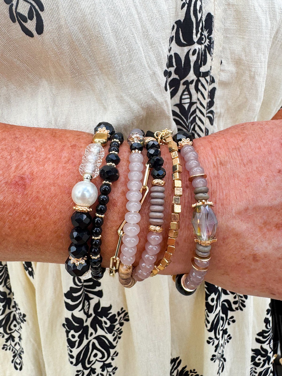 Multi Stone Beads Stackable Bracelet Black - The Pink Pineapple 850