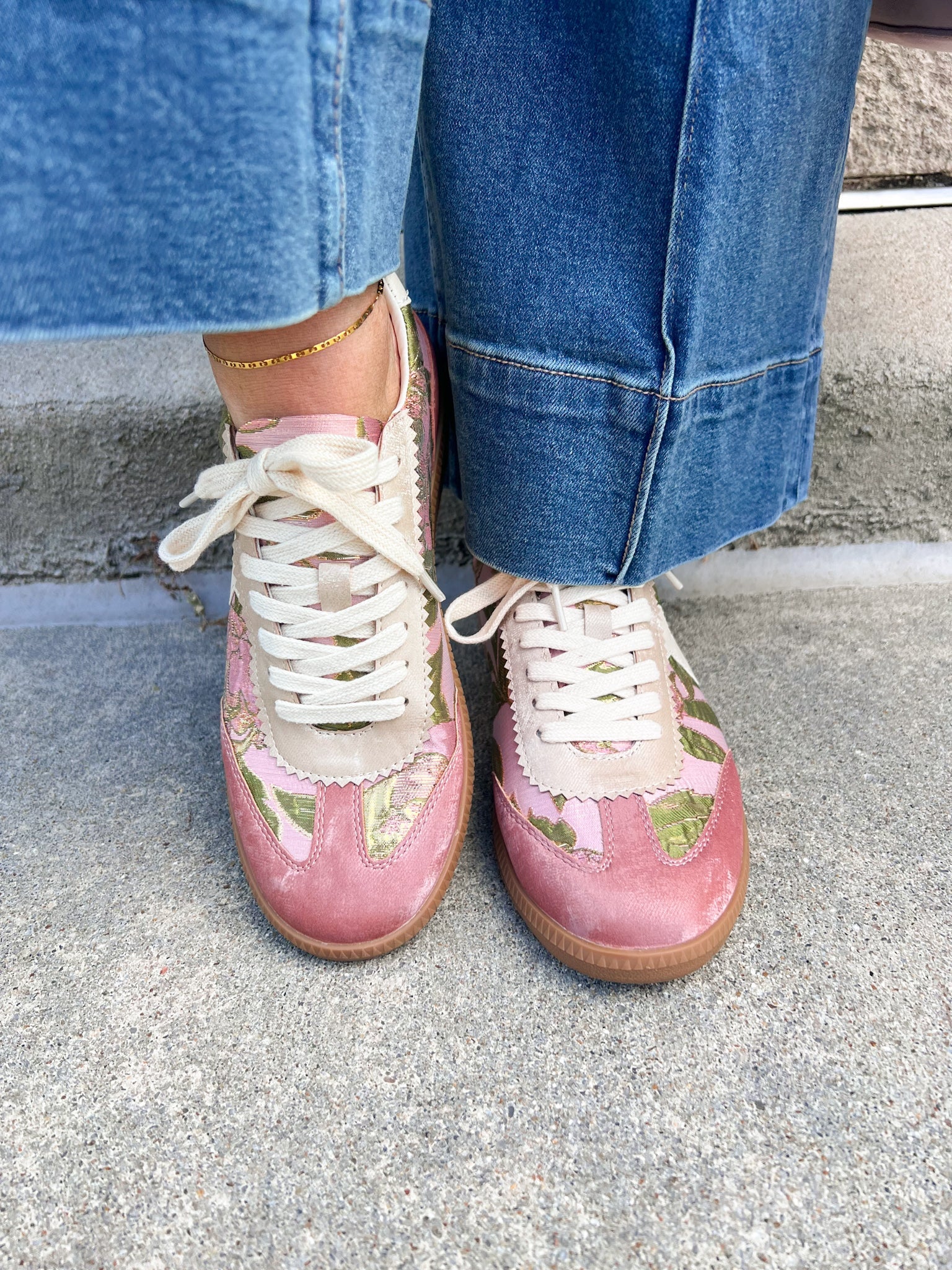 [Oasis Society] Kyla Rose Garden Classic Sneaker - The Pink Pineapple 850