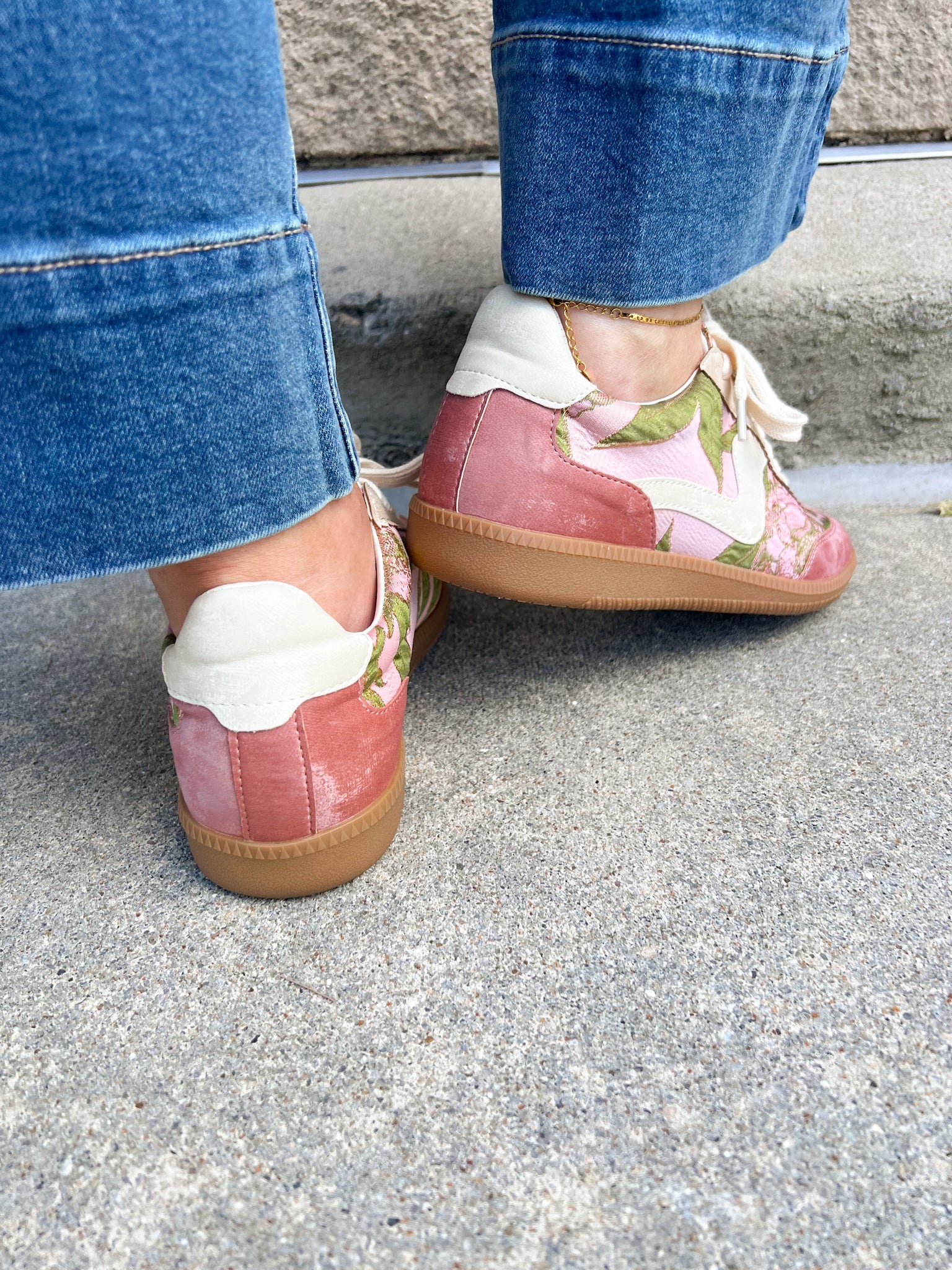 [Oasis Society] Kyla Rose Garden Classic Sneaker - The Pink Pineapple 850