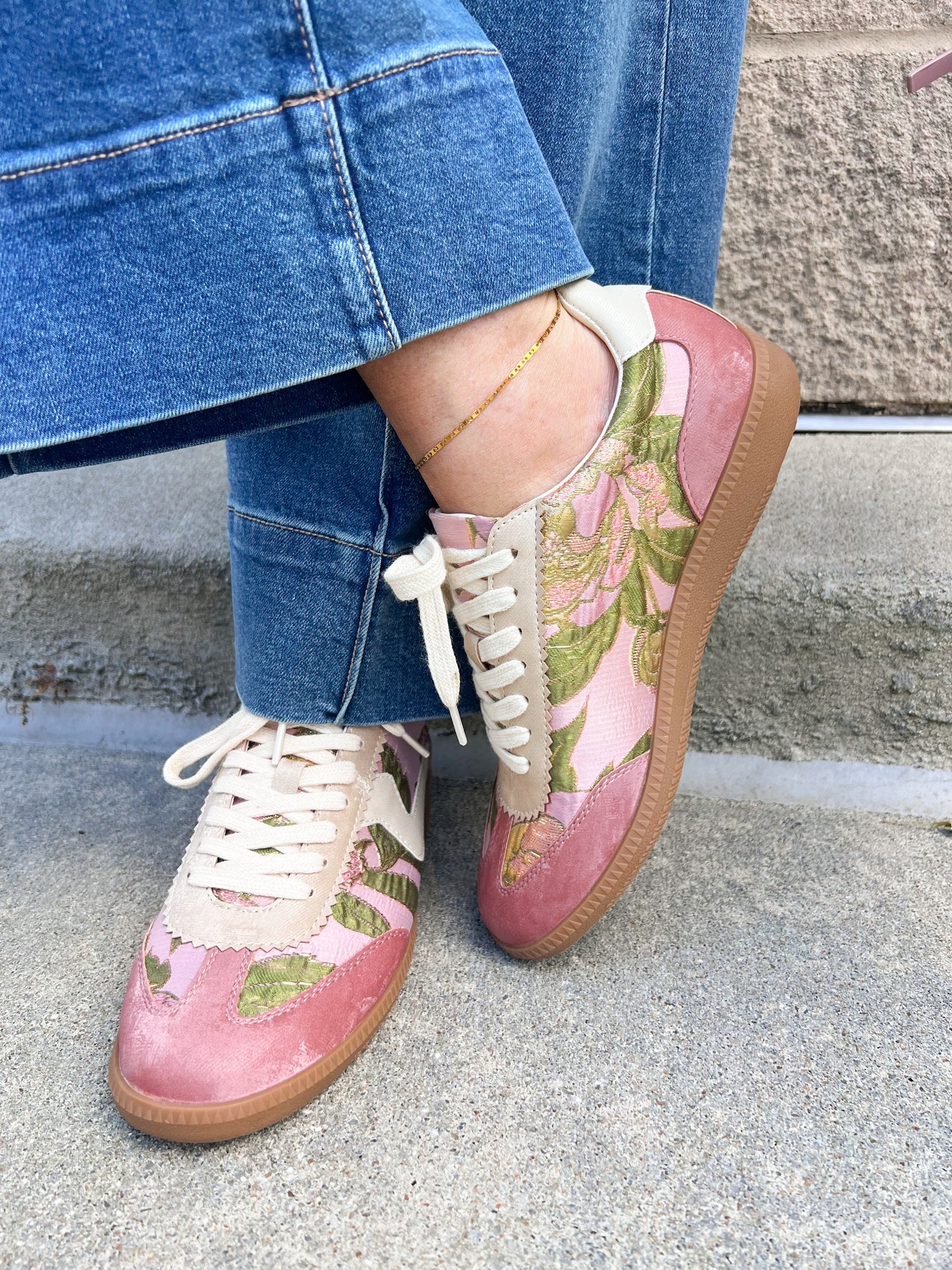 [Oasis Society] Kyla Rose Garden Classic Sneaker - The Pink Pineapple 850