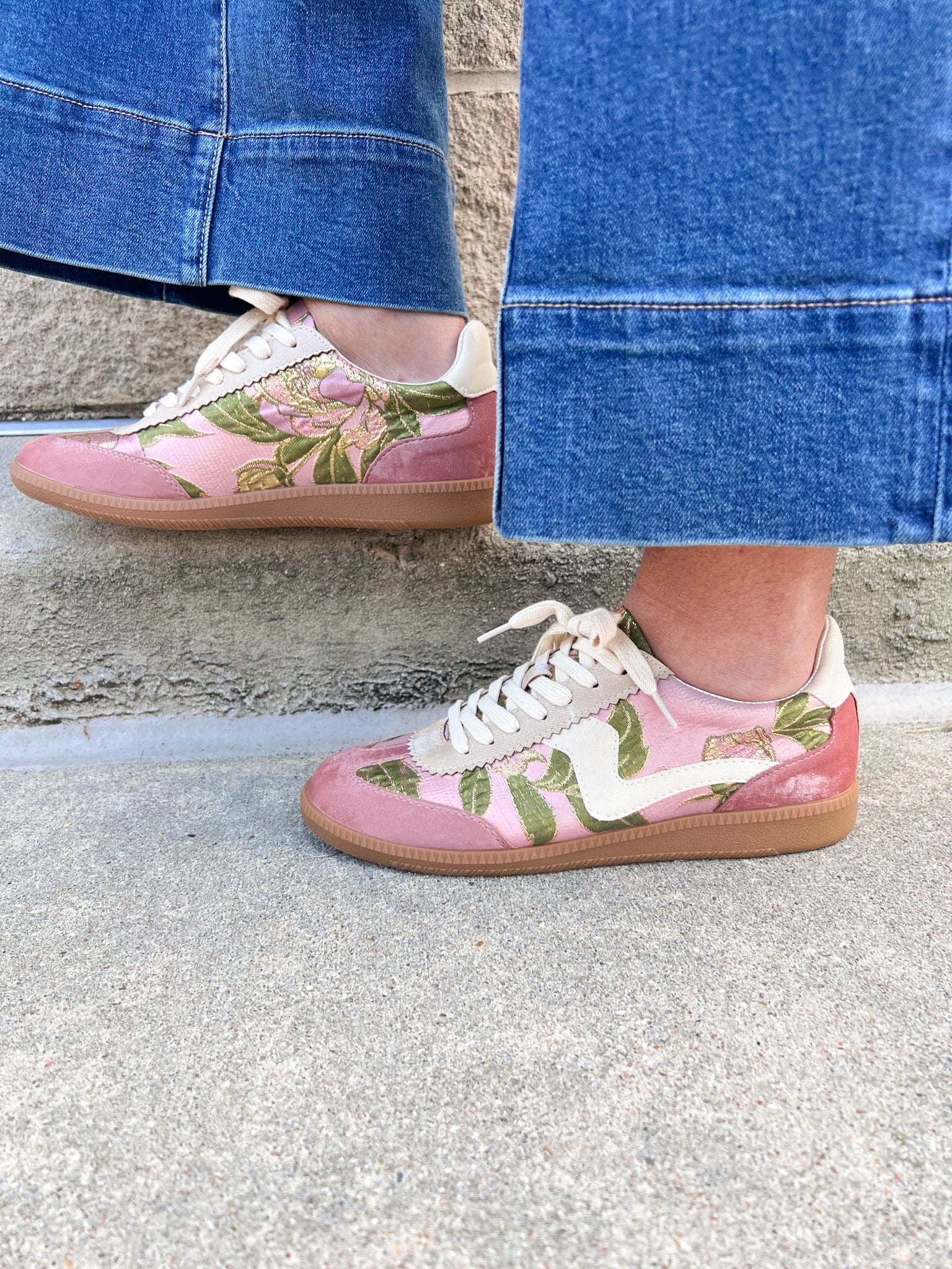 [Oasis Society] Kyla Rose Garden Classic Sneaker - The Pink Pineapple 850