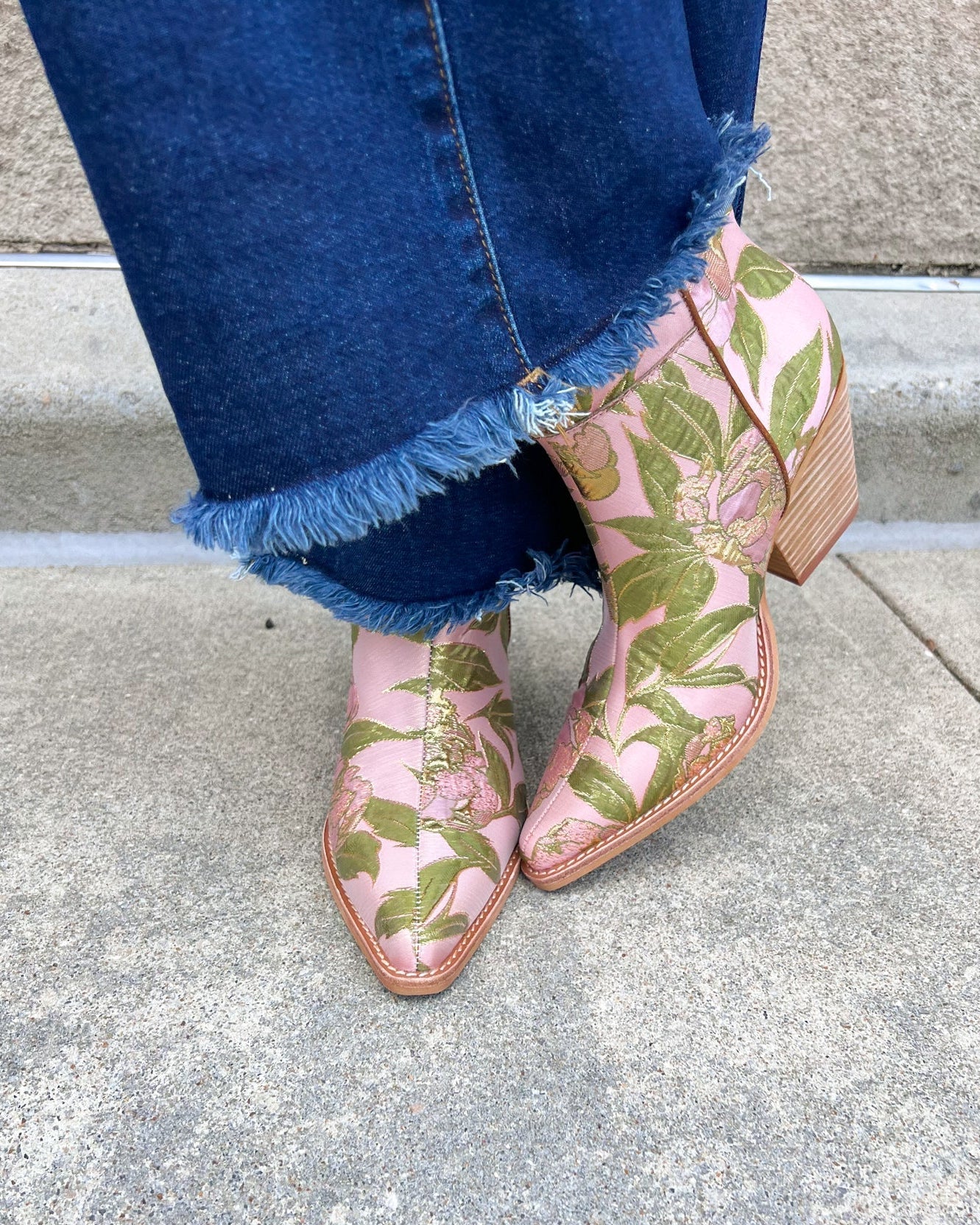 [Oasis Society] Tesha Rose Garden Western Boots - The Pink Pineapple 850
