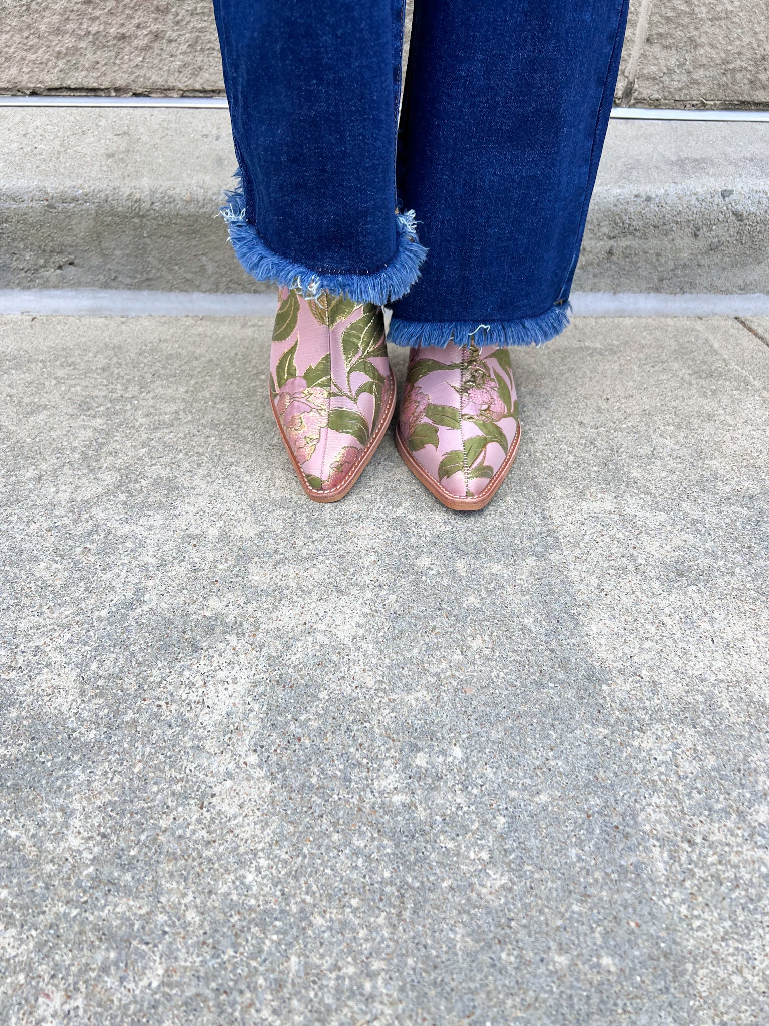 [Oasis Society] Tesha Rose Garden Western Boots - The Pink Pineapple 850