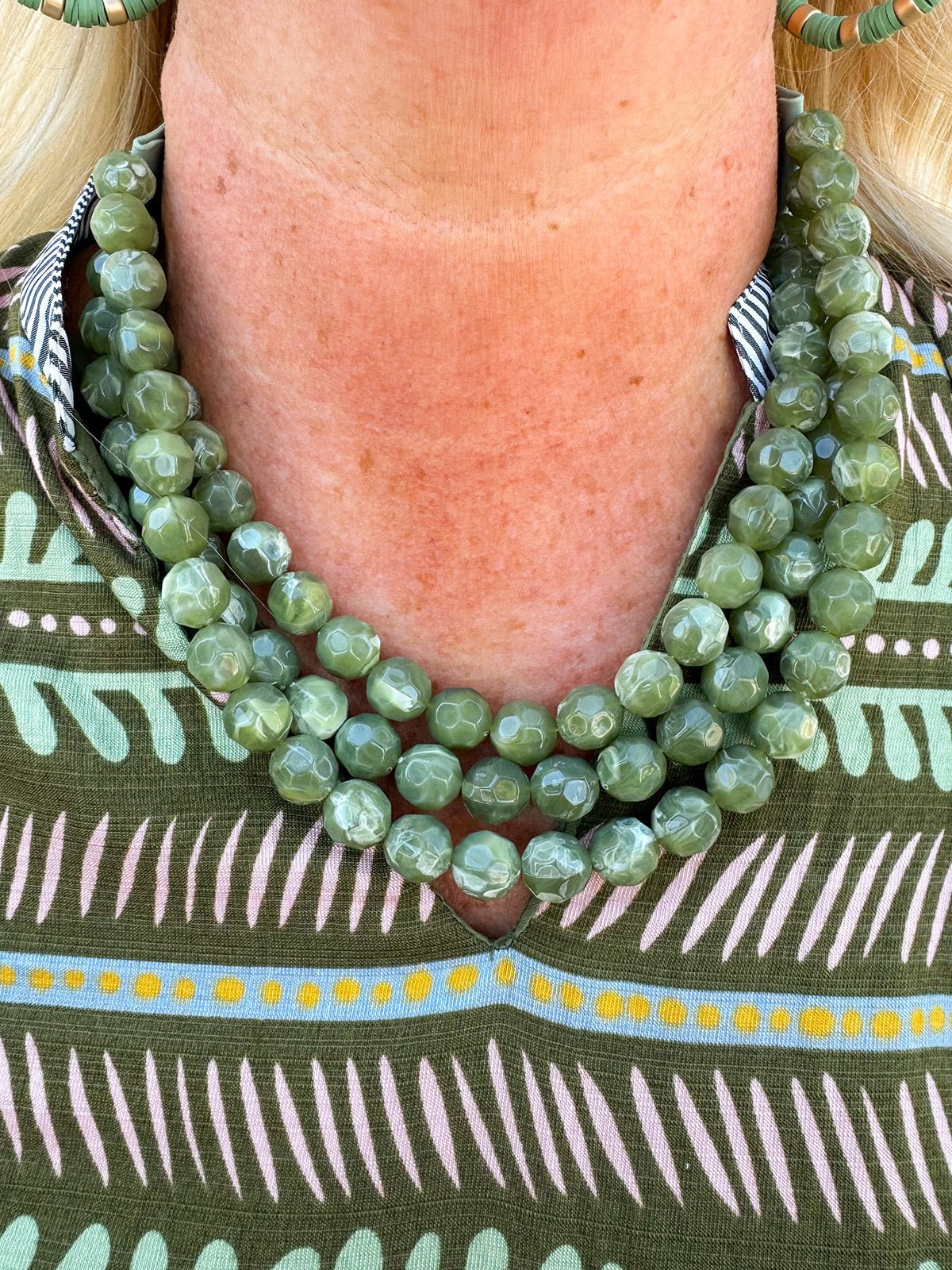 Olive Essence Beaded Faux Leather Necklace - The Pink Pineapple 850