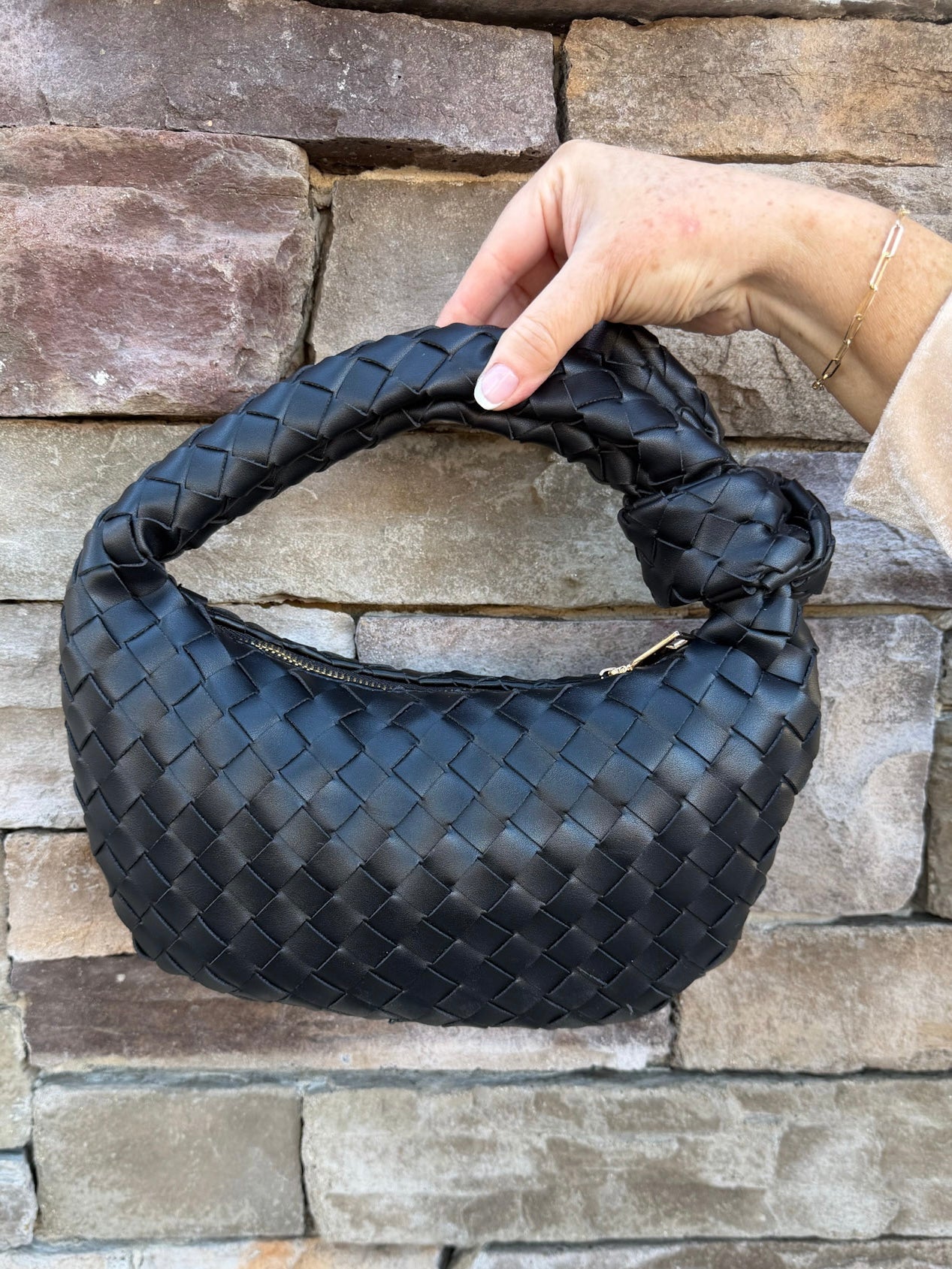 Onyx Knot Woven Clutch - The Pink Pineapple 850