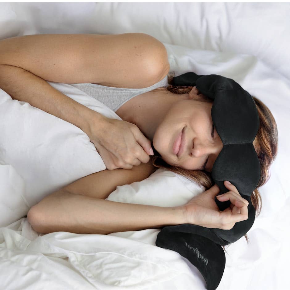 Onyx-colored weighted eye sleep mask with microbead pods