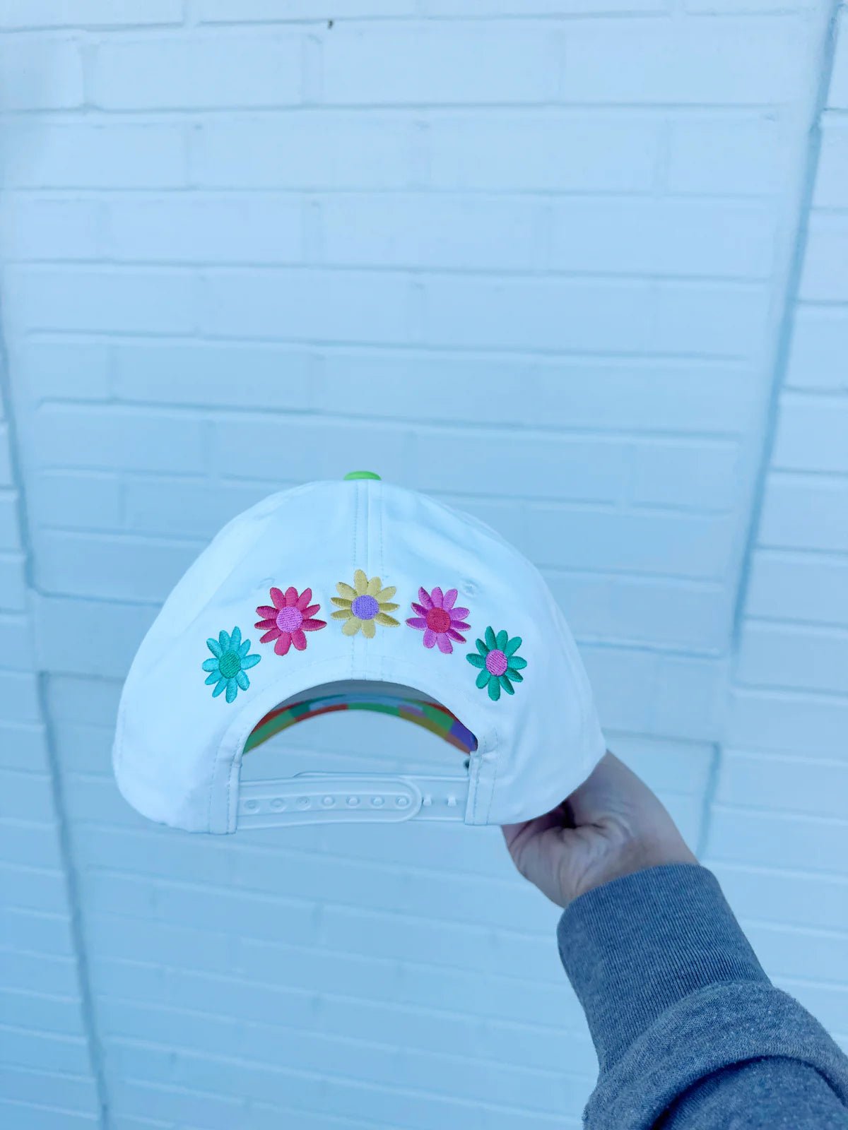 Oopsy Daisy Floral Embroidered Snapback Hat - The Pink Pineapple 850