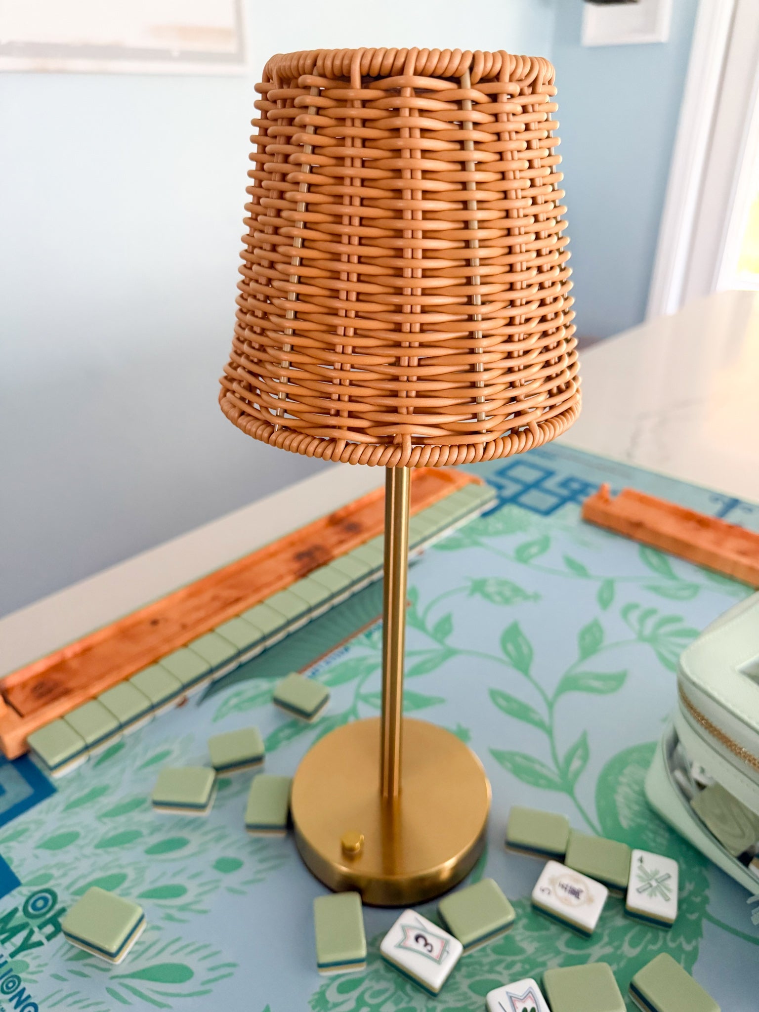 Palmetto Glow Rechargeable Table Lamp - The Pink Pineapple 850
