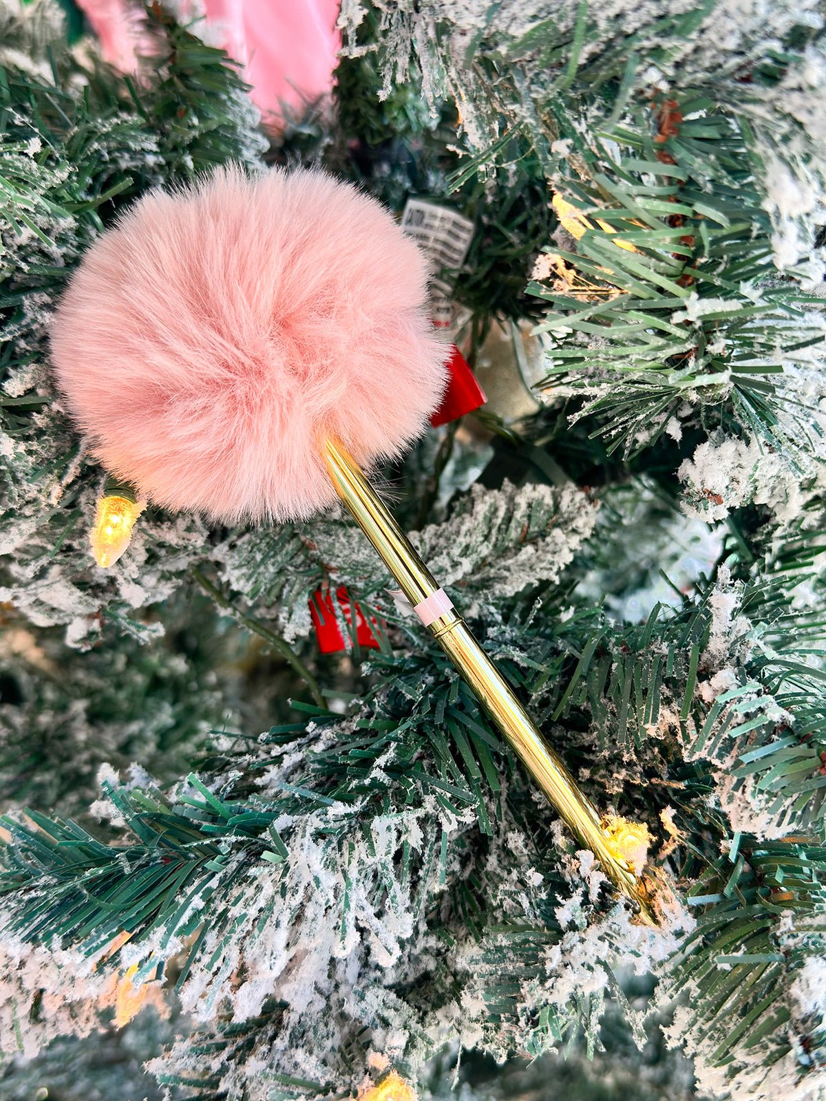 Plush Pom Ballpoint Pen - The Pink Pineapple 850