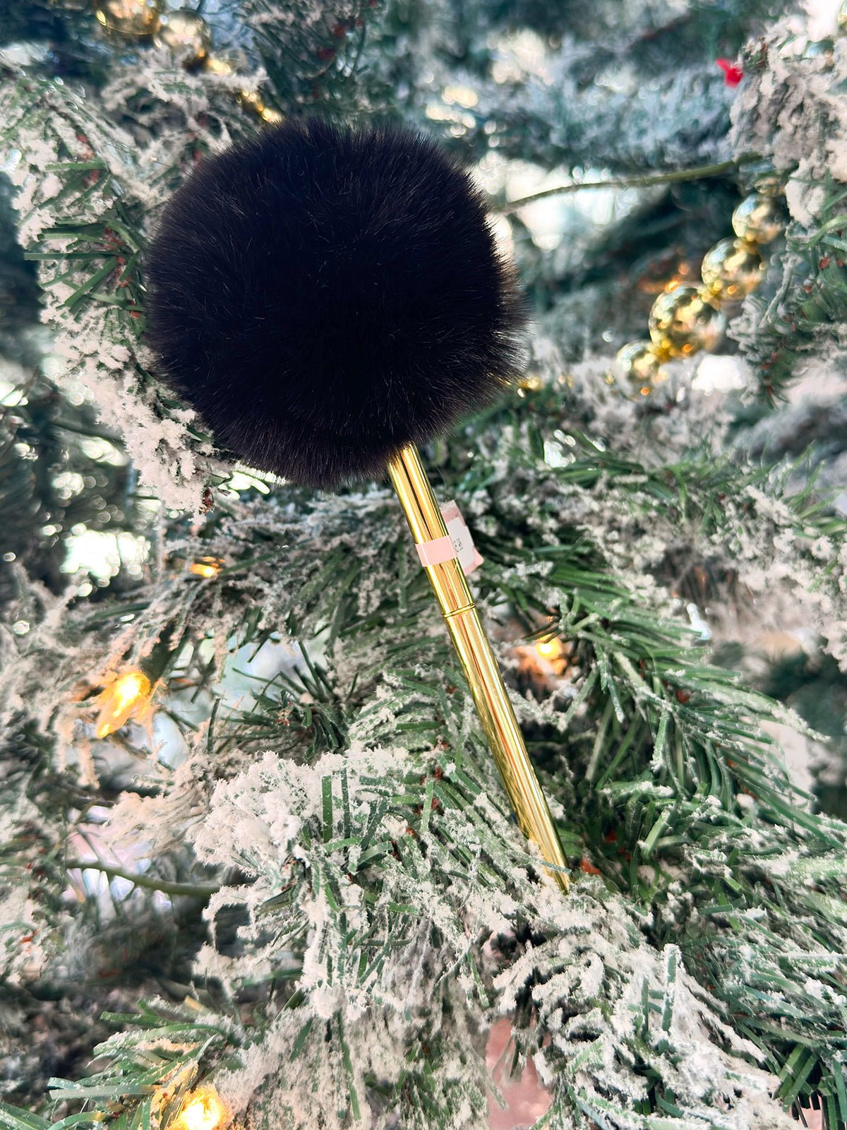 Plush Pom Ballpoint Pen - The Pink Pineapple 850