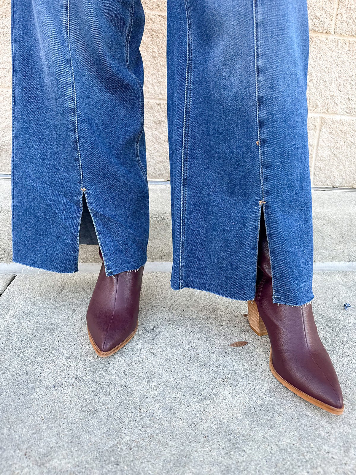 [Risen] Ocean Mid Rise - Crop Wide - Front Slit Jeans - The Pink Pineapple 850