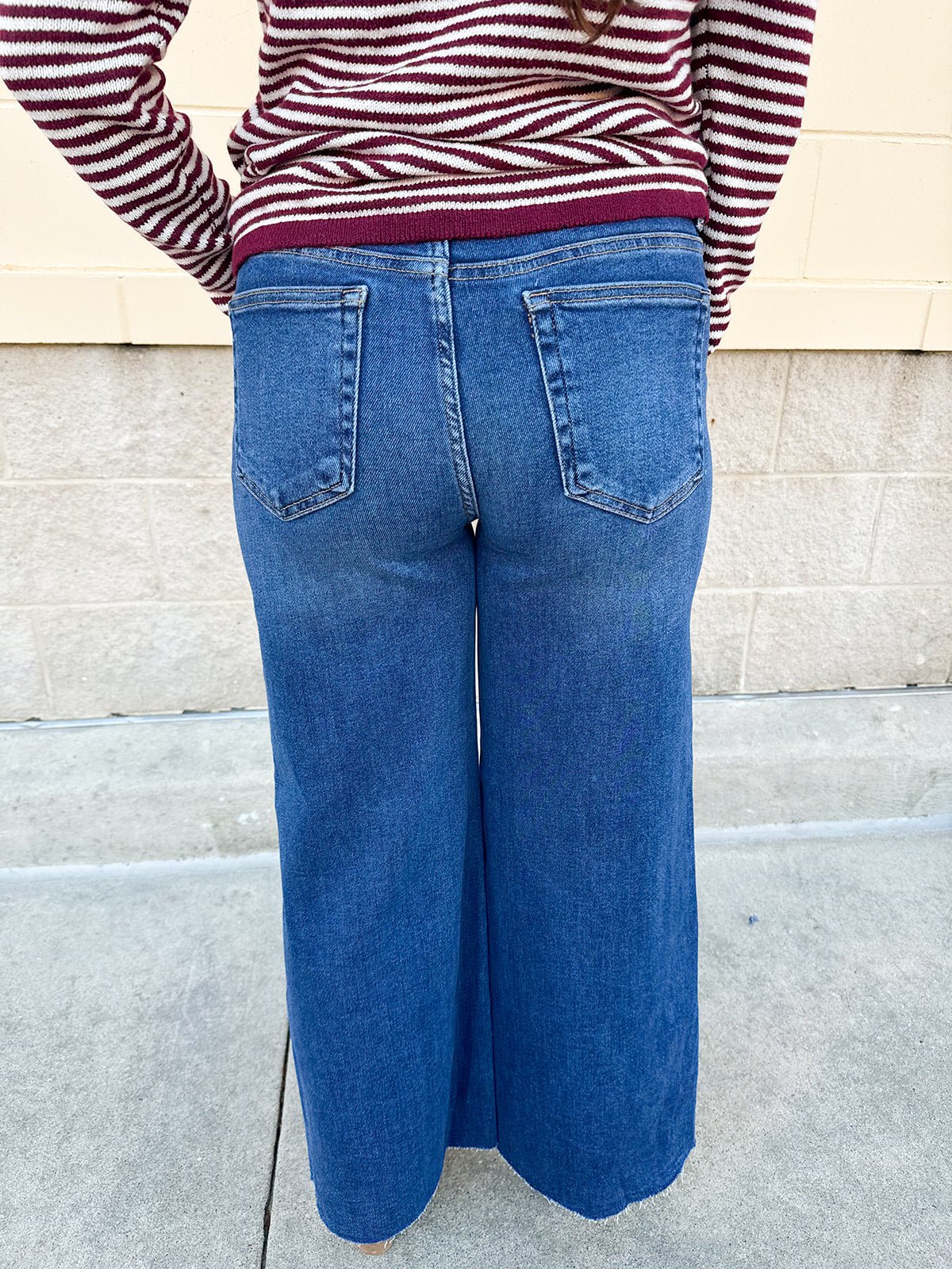 [Risen] Ocean Mid Rise - Crop Wide - Front Slit Jeans - The Pink Pineapple 850