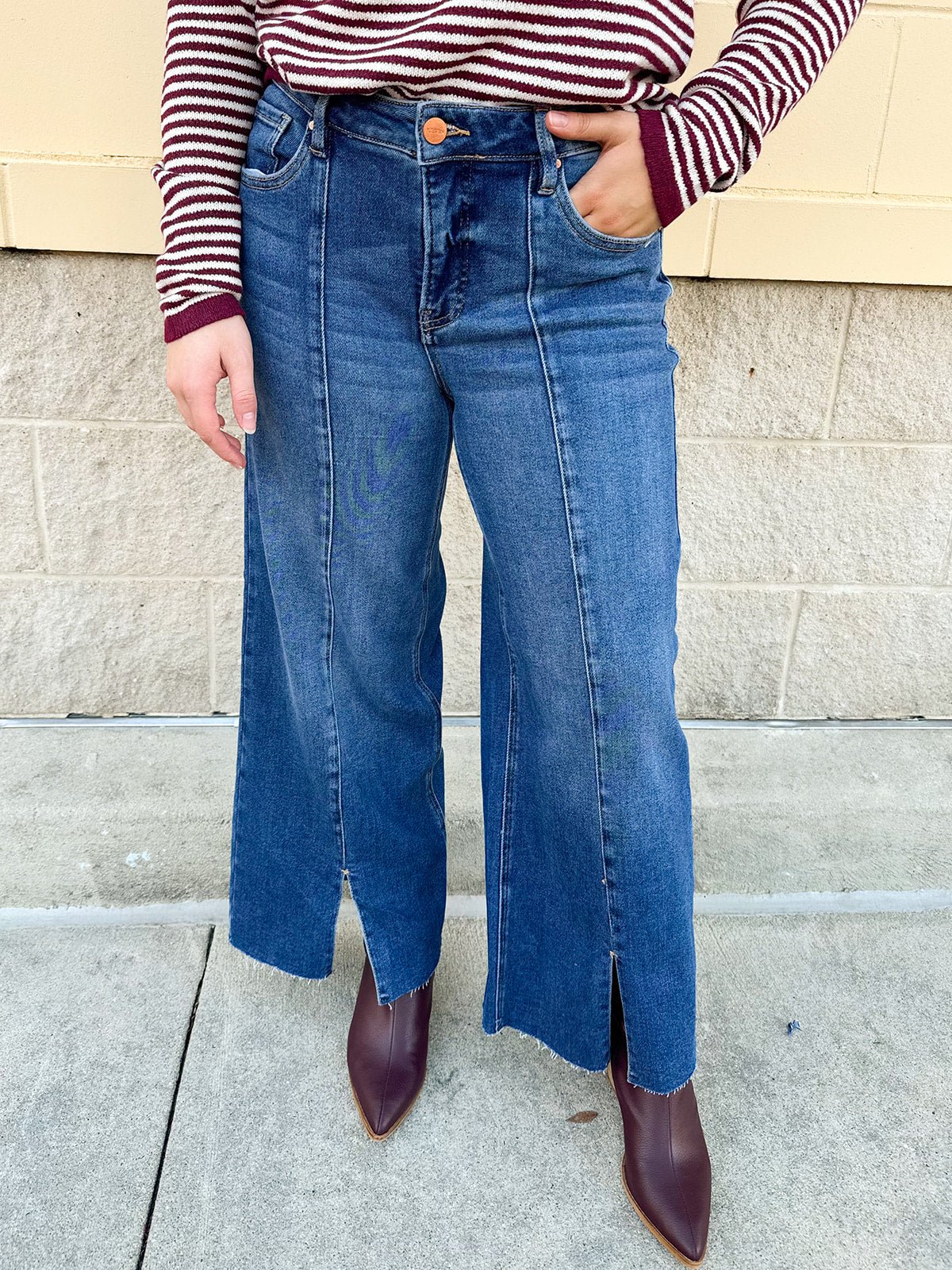 [Risen] Ocean Mid Rise - Crop Wide - Front Slit Jeans - The Pink Pineapple 850