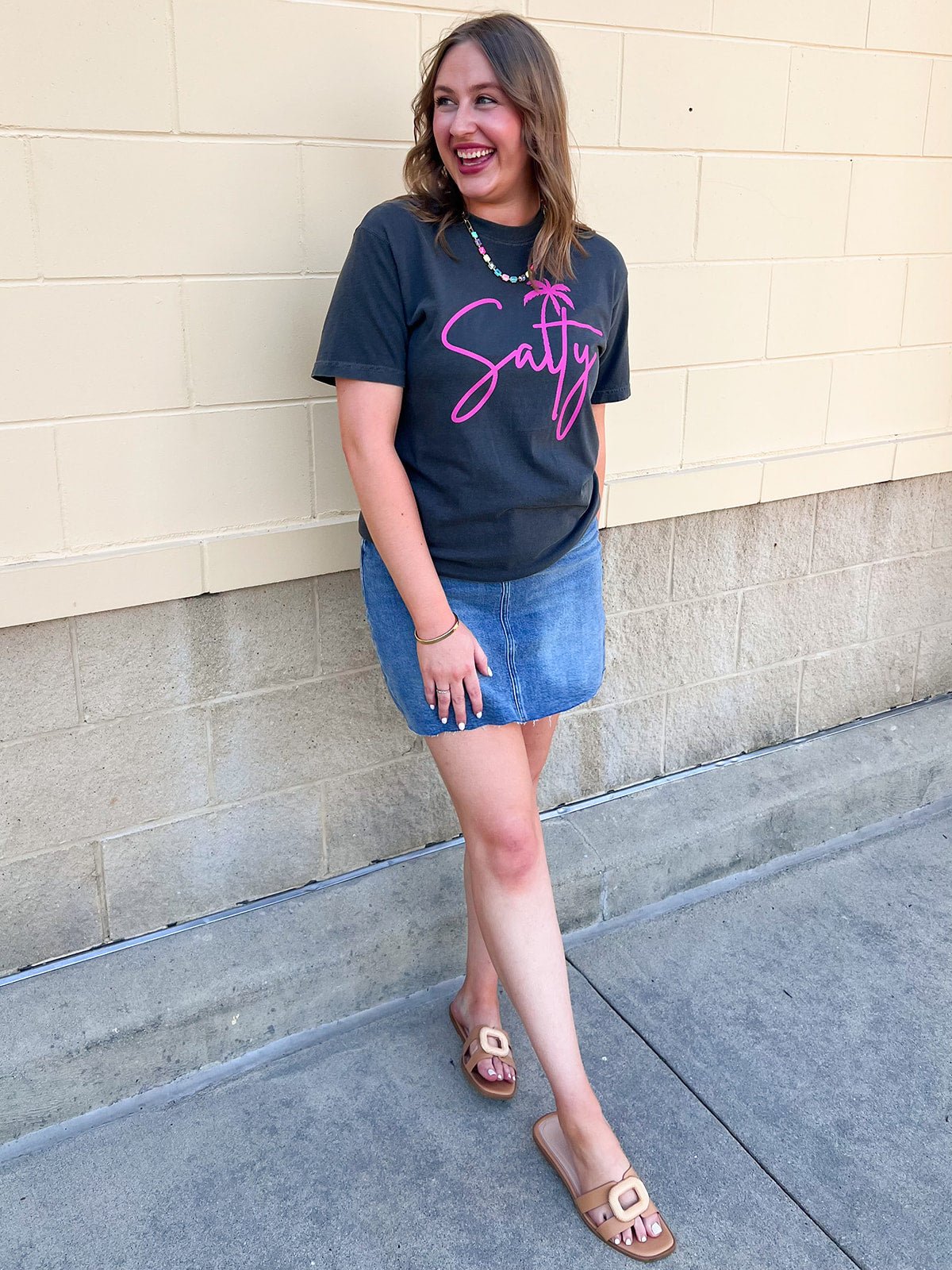 Salty Palm Graphic Tee - The Pink Pineapple 850