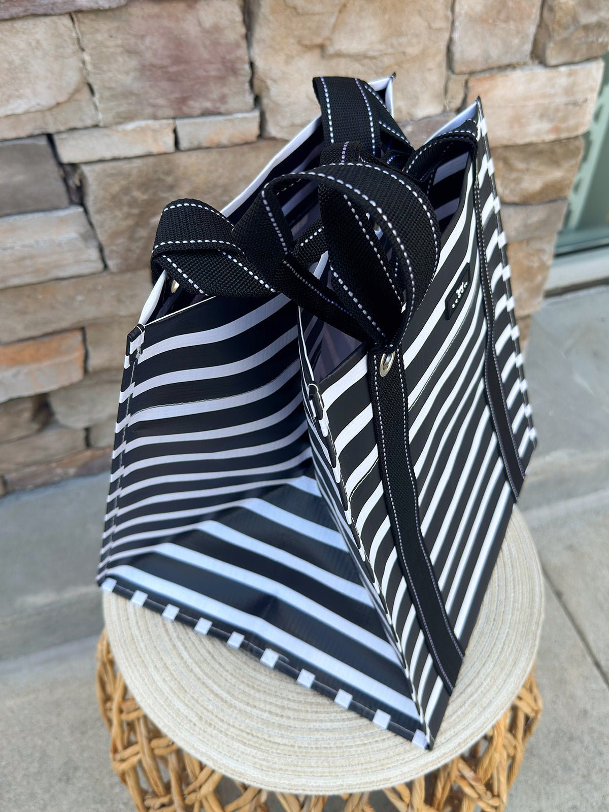 [Scout] Bagette Market Tote in Fleetwood Black - The Pink Pineapple 850