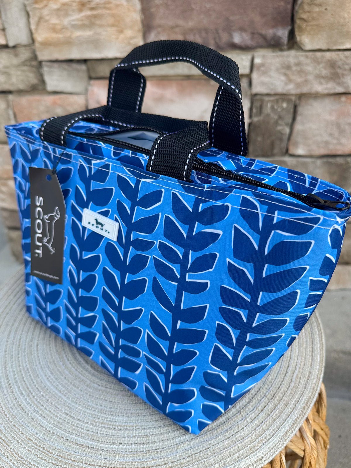 [Scout] Nooner Lunch Bag in Indigrow - The Pink Pineapple 850