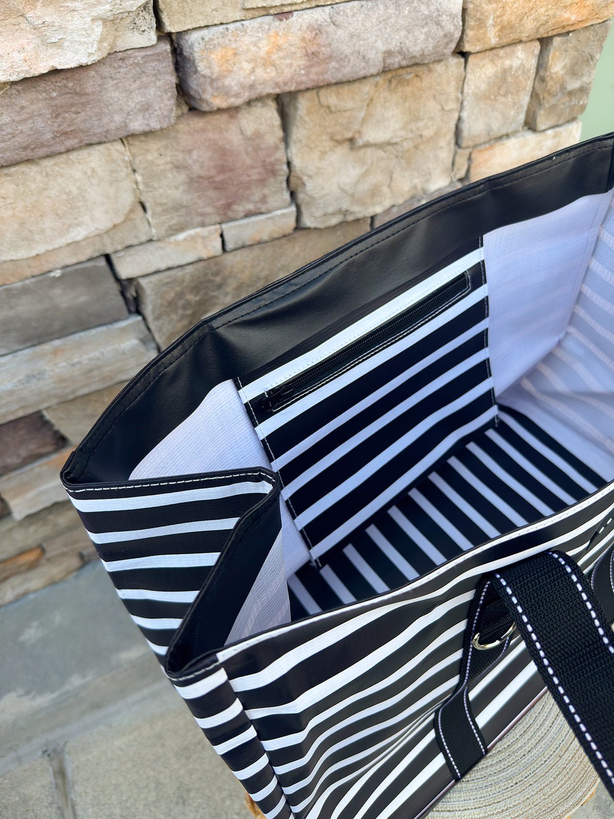 [Scout] Original Deano Large Tote in Fleetwood Black - The Pink Pineapple 850