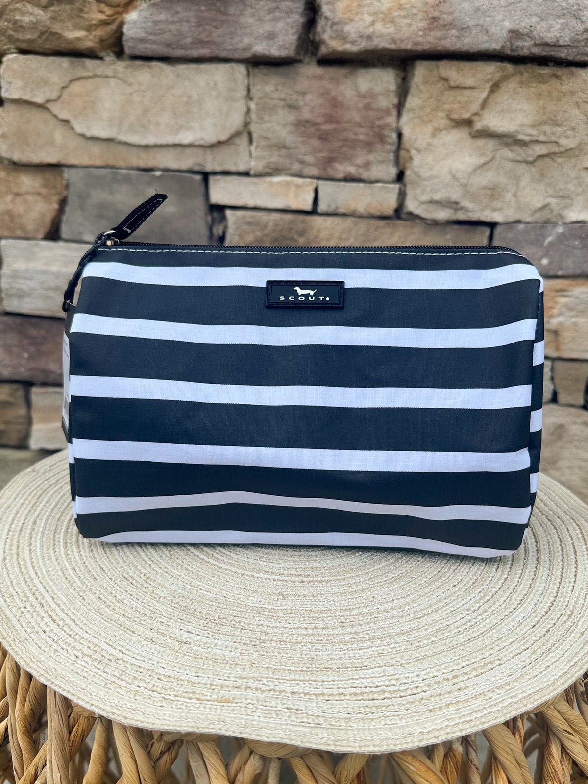 [Scout] Packin' Heat Toiletry Bag in Fleetwood Black - The Pink Pineapple 850