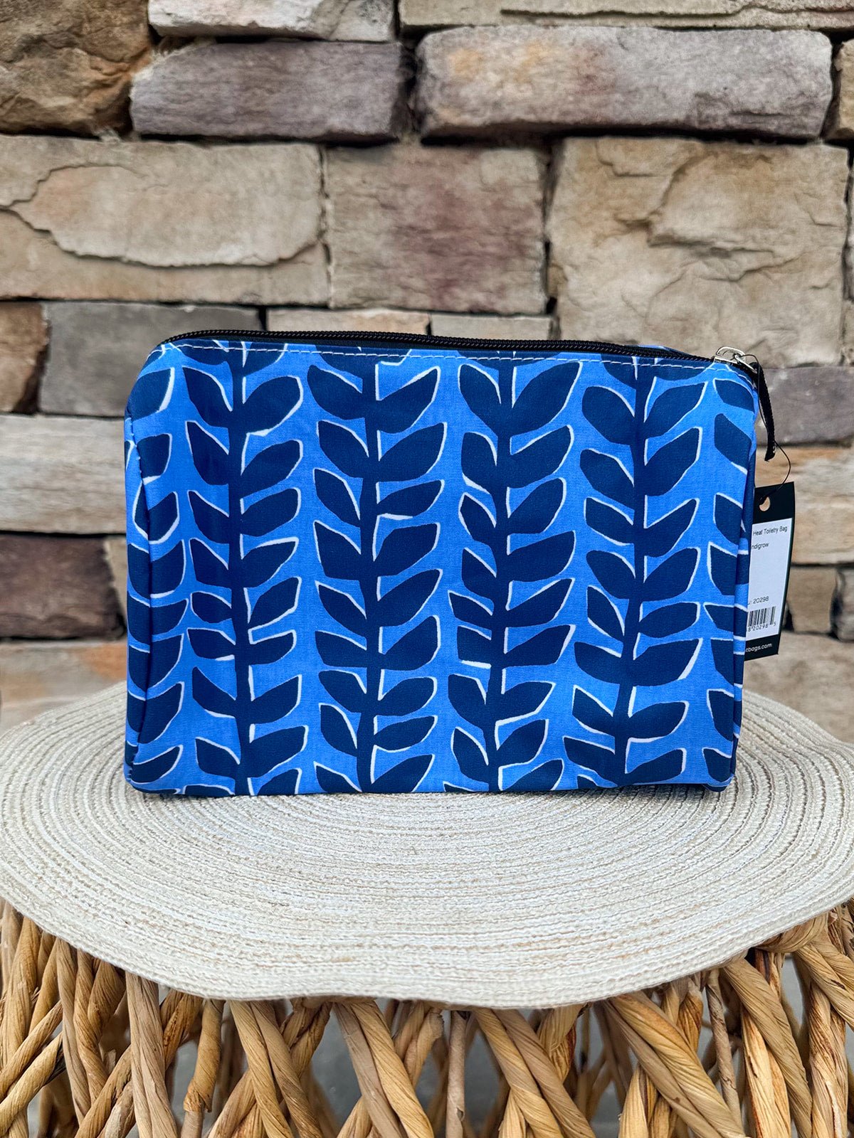 [Scout] Packin' Heat Toiletry Bag in Indigrow - The Pink Pineapple 850