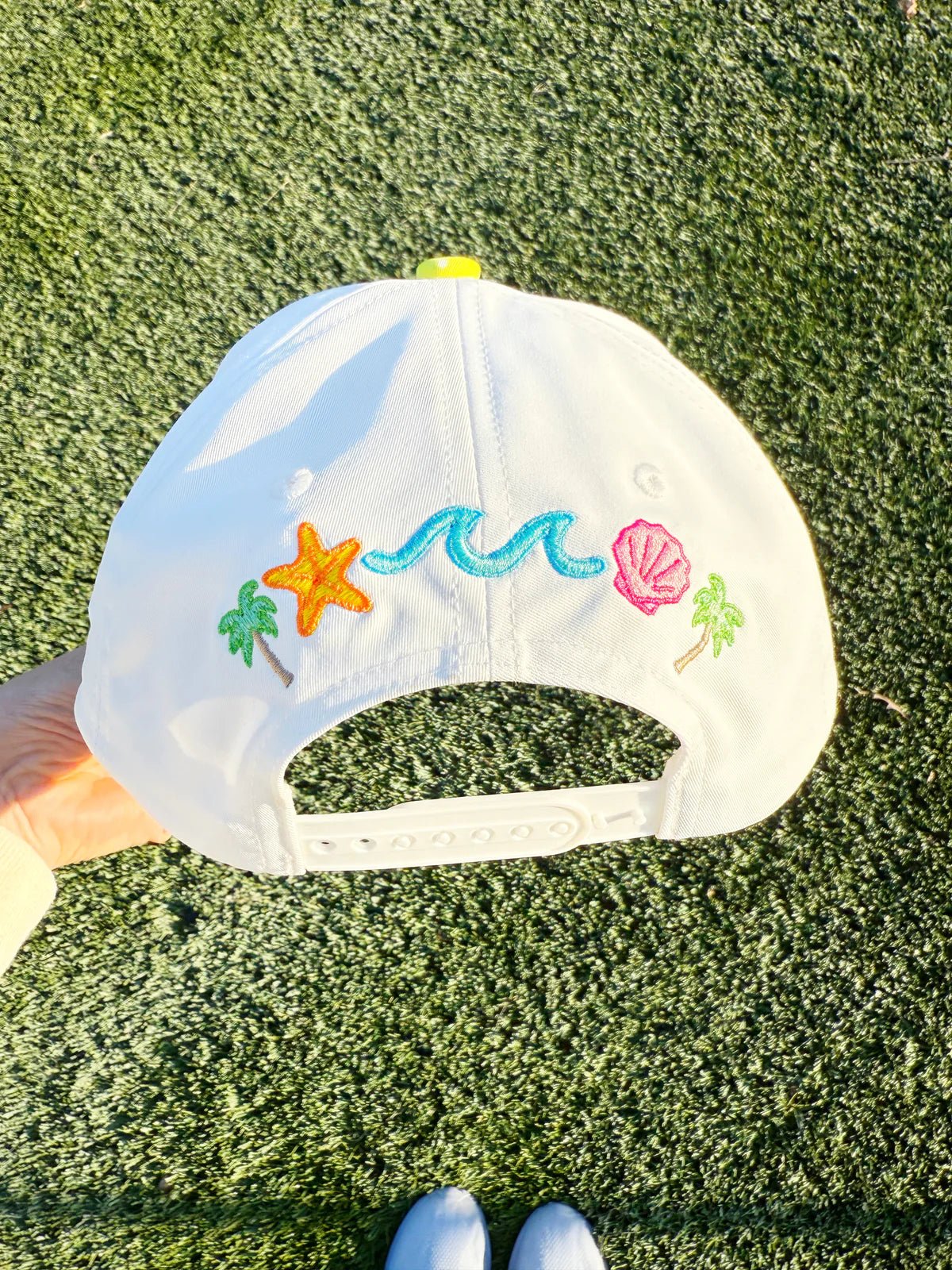 Seas the Day Embroidered Snapback Hat - The Pink Pineapple 850