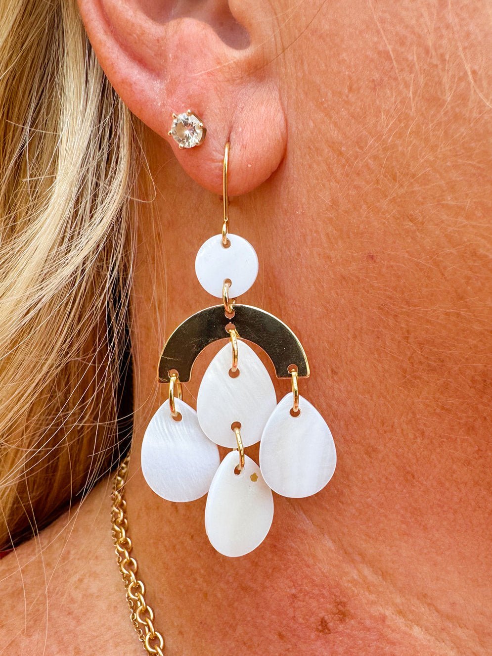 Seashell Soirée Chandelier Earrings - The Pink Pineapple 850