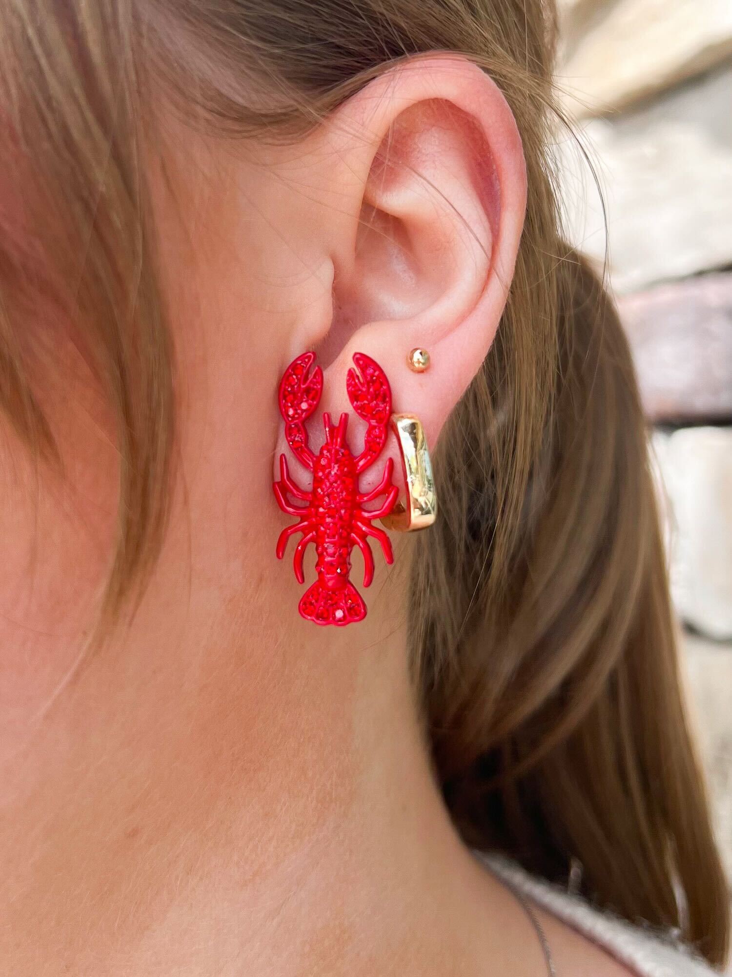 Seaside Spark Lobster Earrings - The Pink Pineapple 850