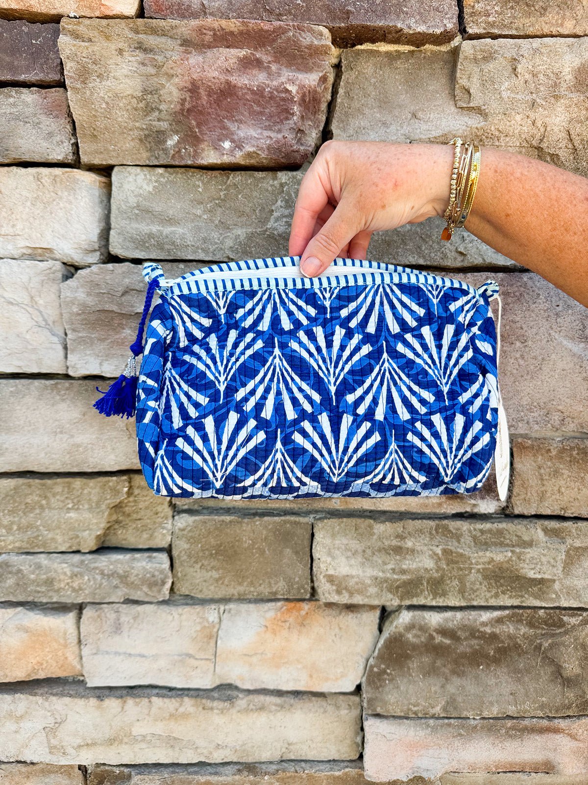 Seaside Stroll Quilted Cosmetic Bag – Medium - The Pink Pineapple 850